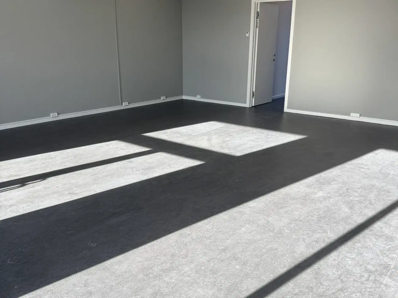 Billede 6 - Central beliggende butik Farum Hovedgade 48A