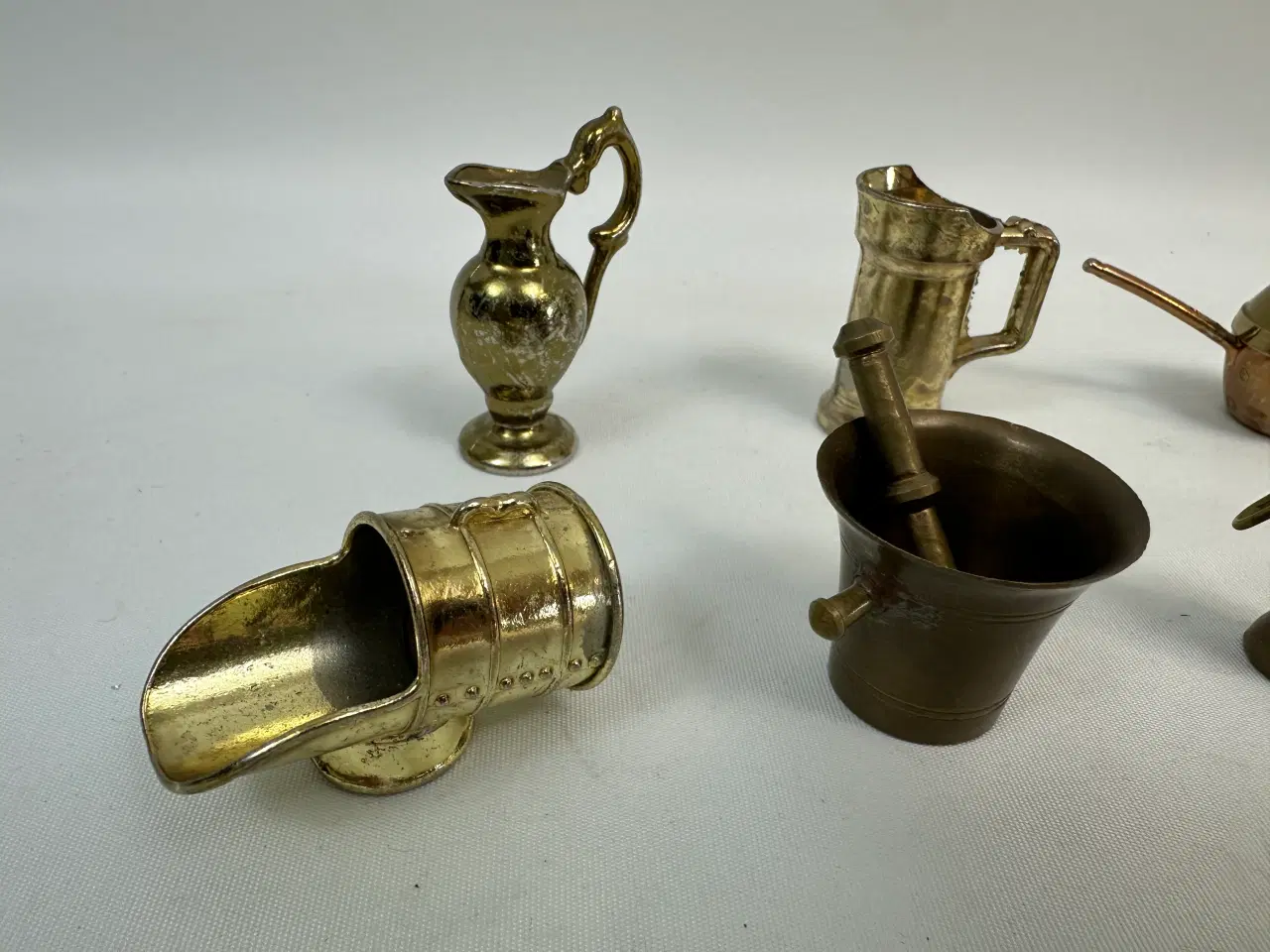 Billede 3 - 8 stk. små messsing sættekase ting 