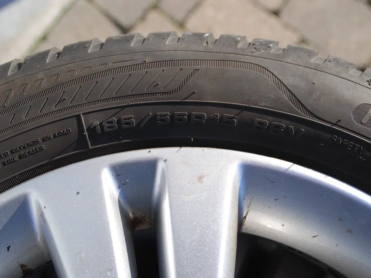 Billede 6 - Helårsdæk på alufælge