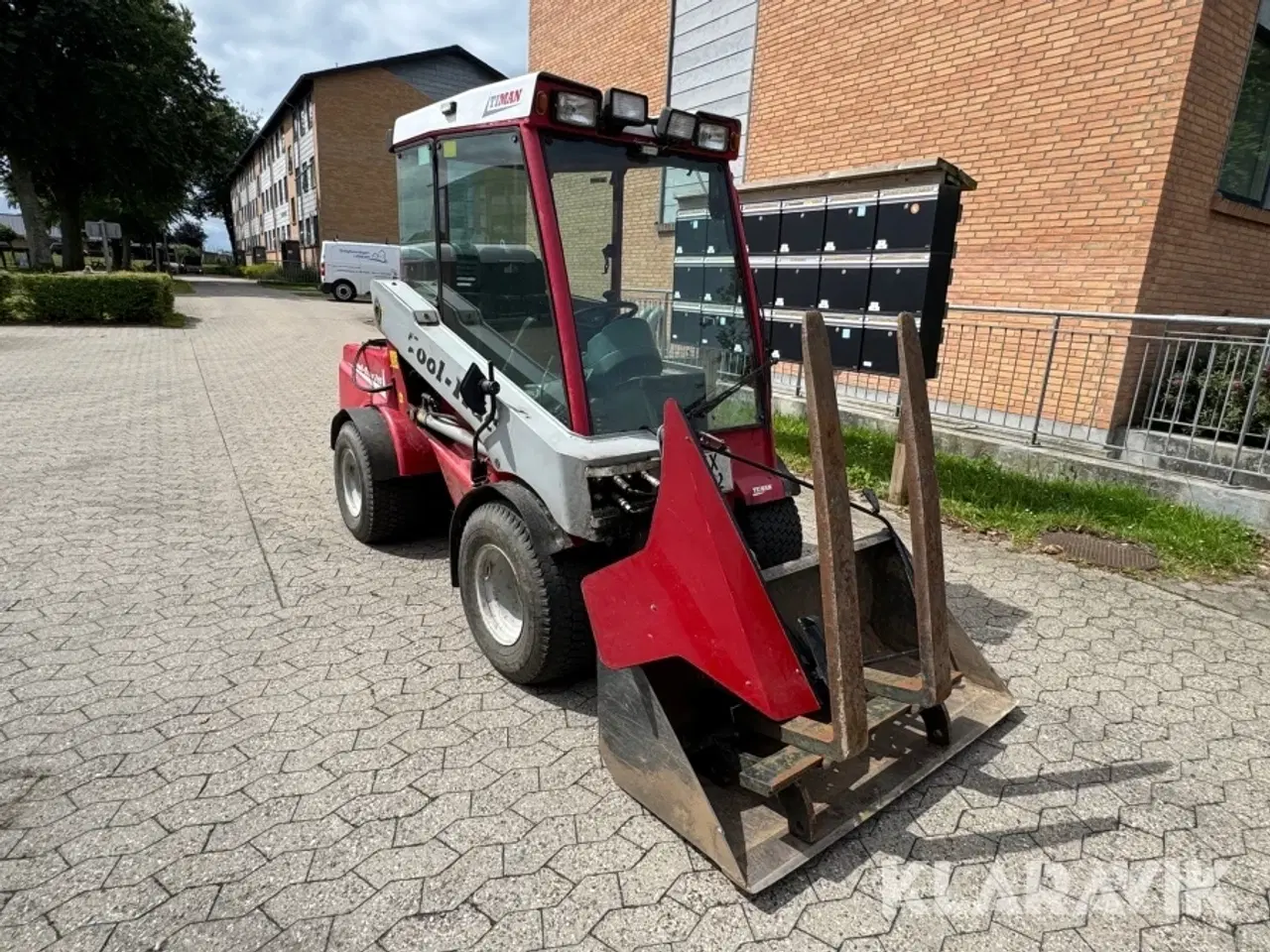Billede 2 - Redskabsbærer Timan Tool-Trac 245