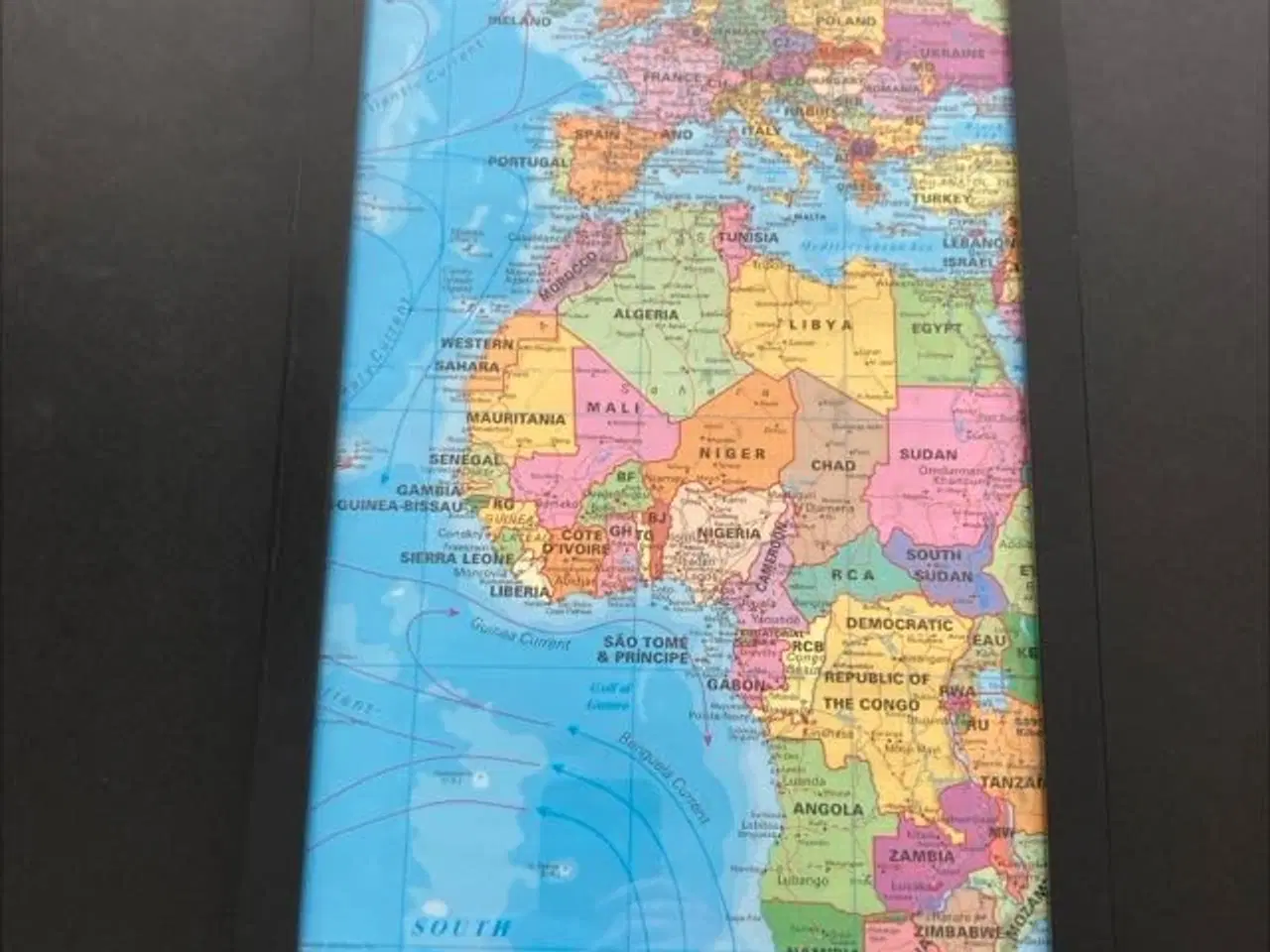 Billede 1 - Del af vedens kort i billedramme 