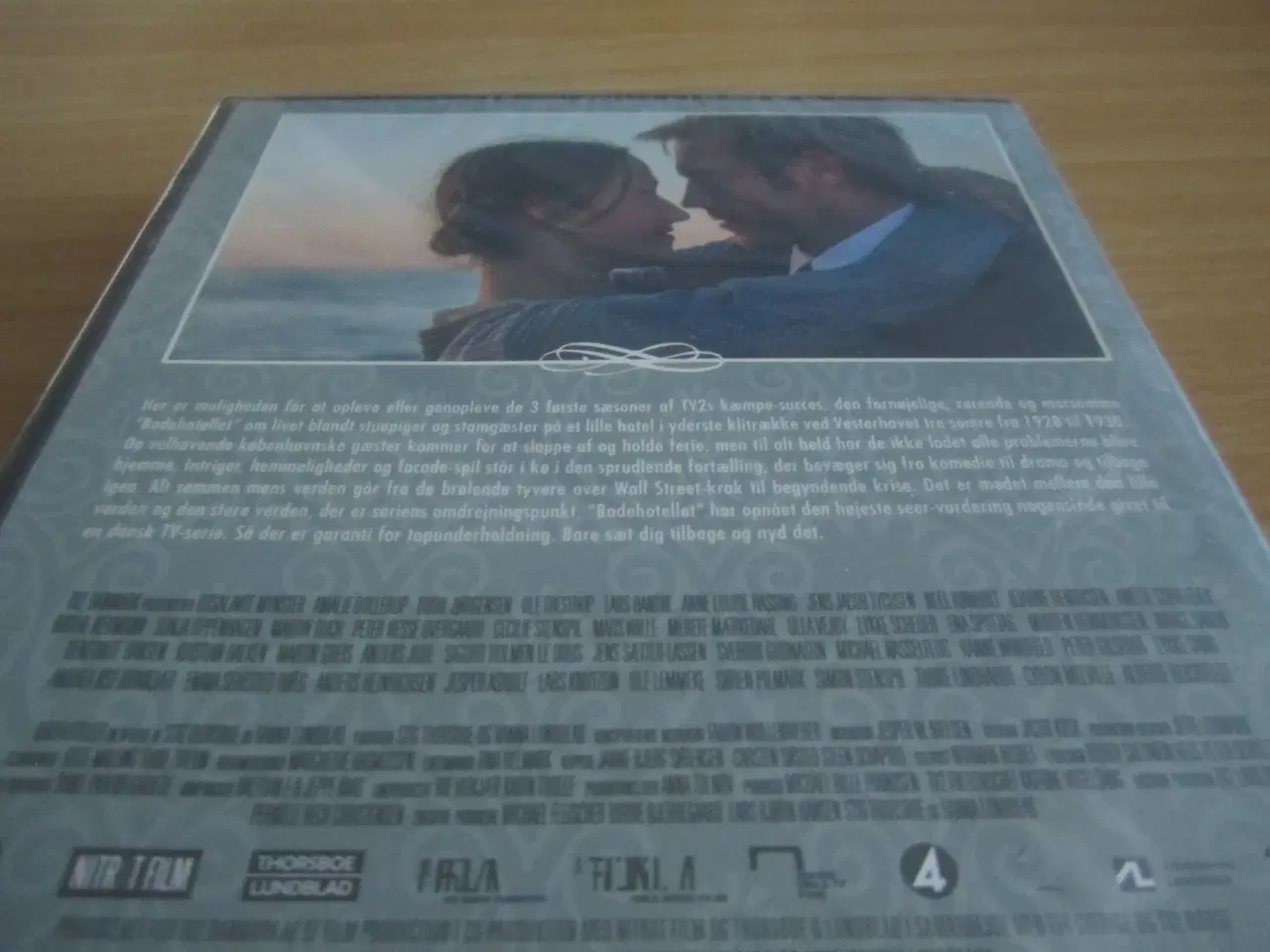Billede 3 - BADEHOTELLET. 1-3 Sæson. BYD.