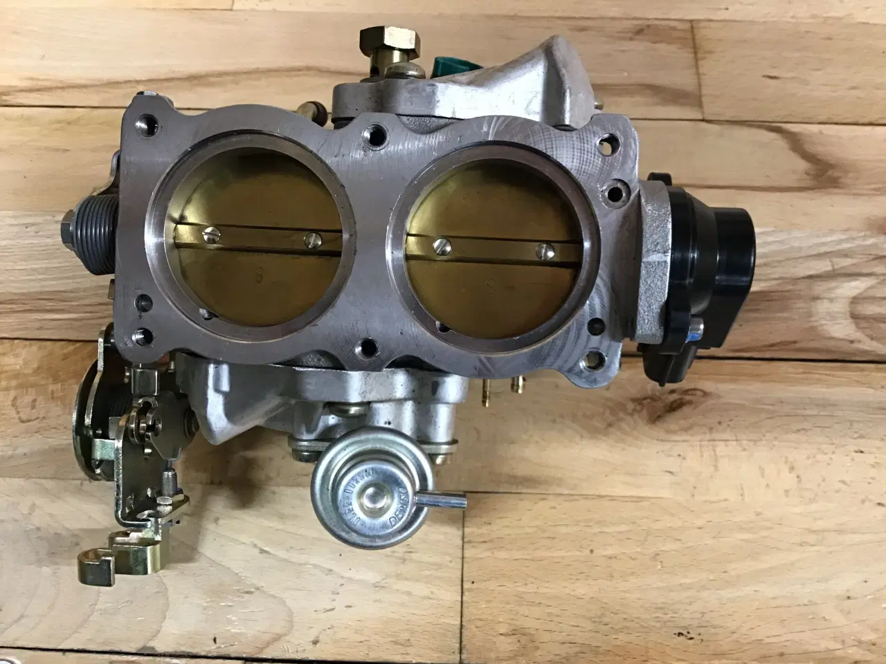 Billede 2 - Aprilia RSV Mille R årg 2000, nye spjældhuse