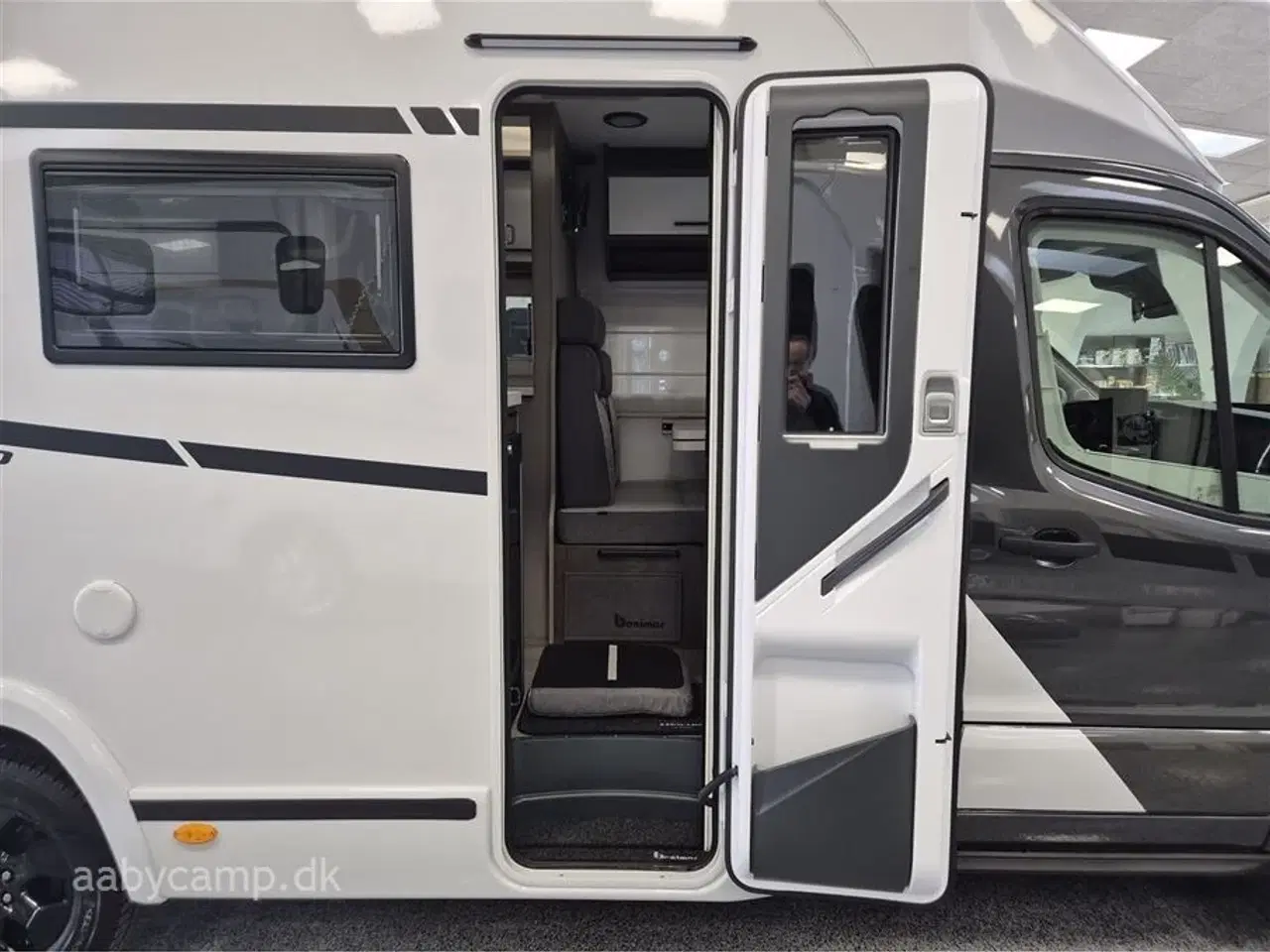 Billede 5 - 2026 - Benimar Yrteo 861 Premium   Benimar Slim Version 214 cm bred