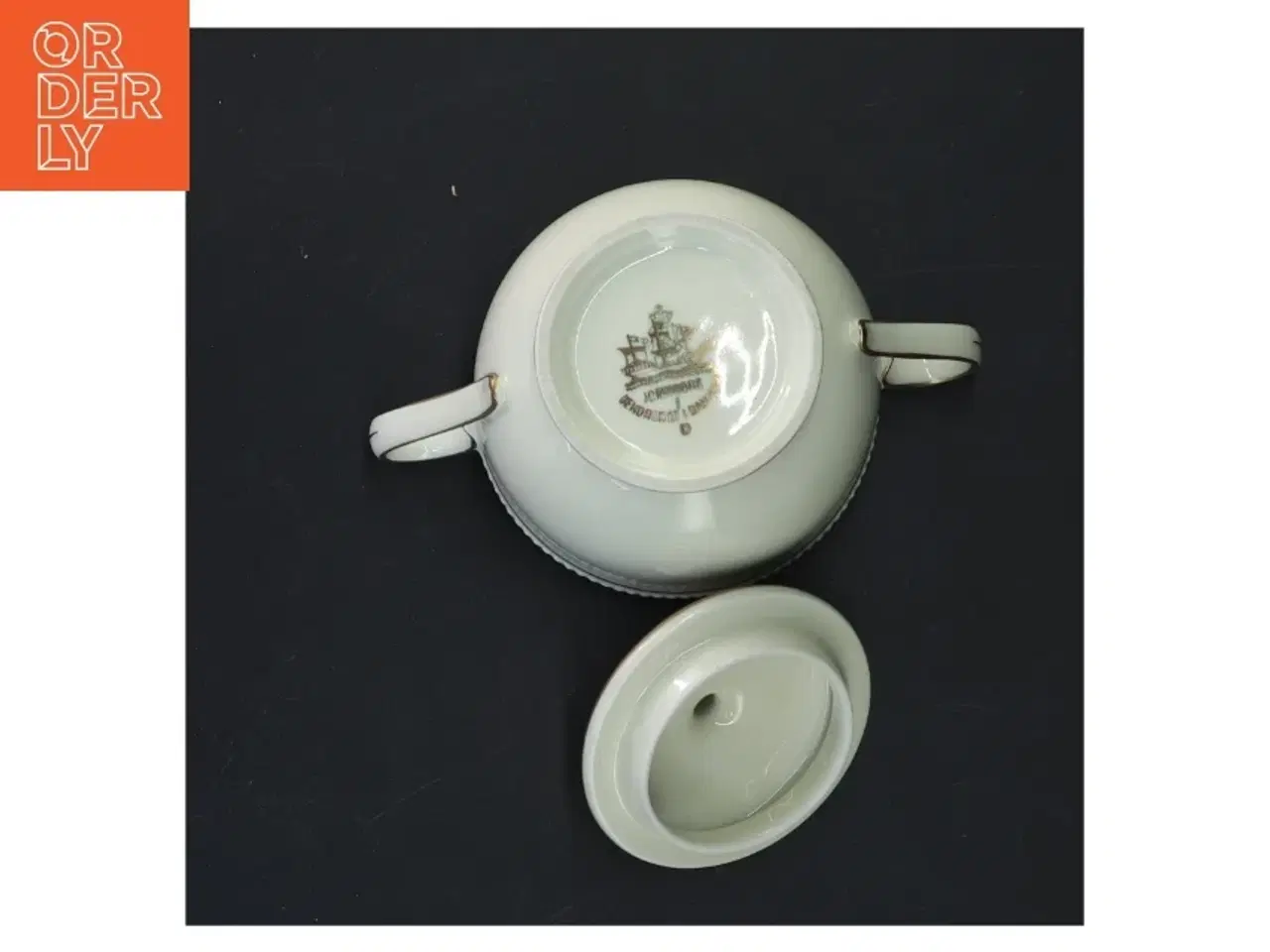 Billede 3 - Porcelæns sukkerskål (str. 8x12x8 cm)