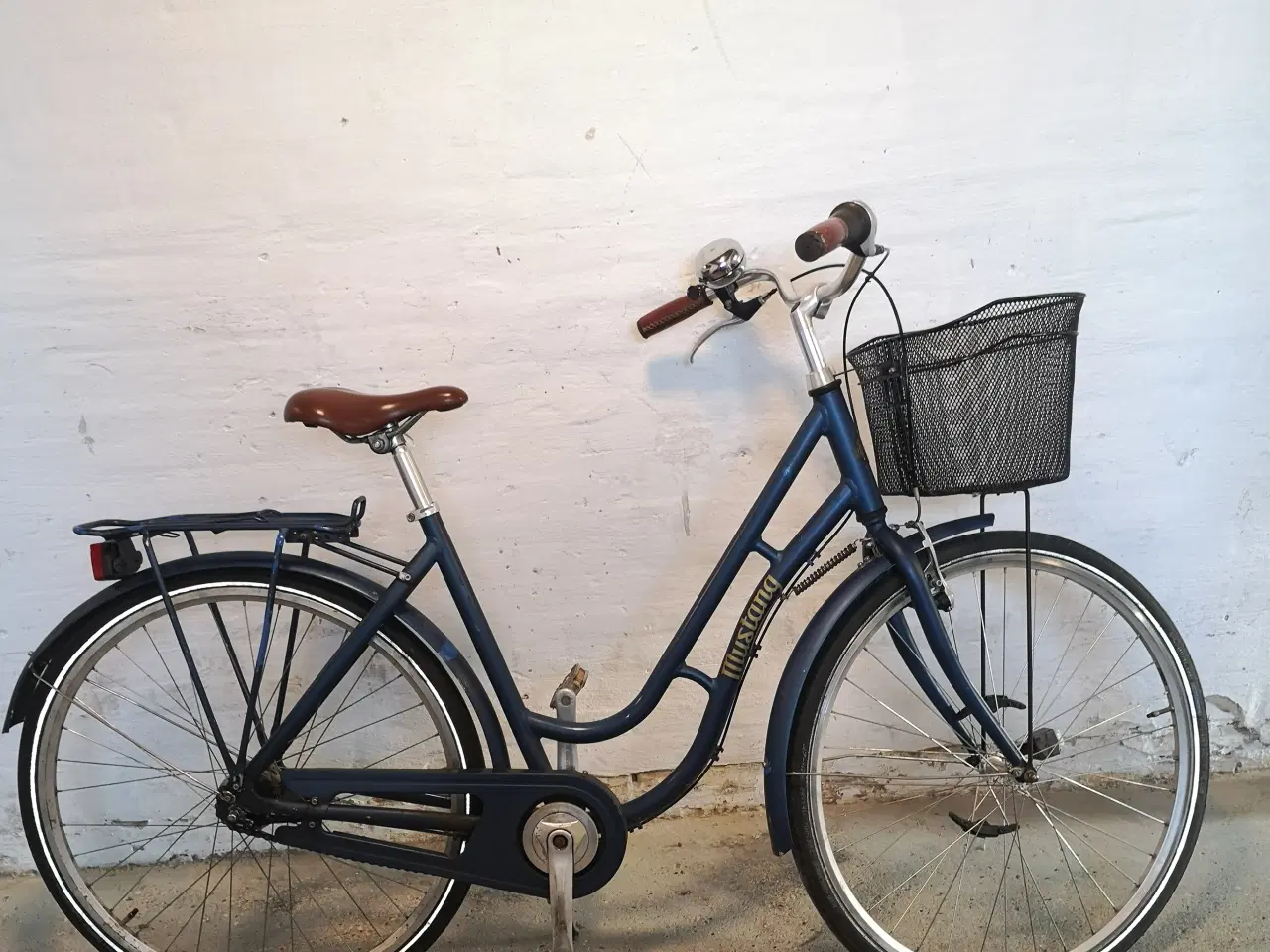 Billede 1 - Mustang  28"  7 gear Ny dæk. For og baglygter magn