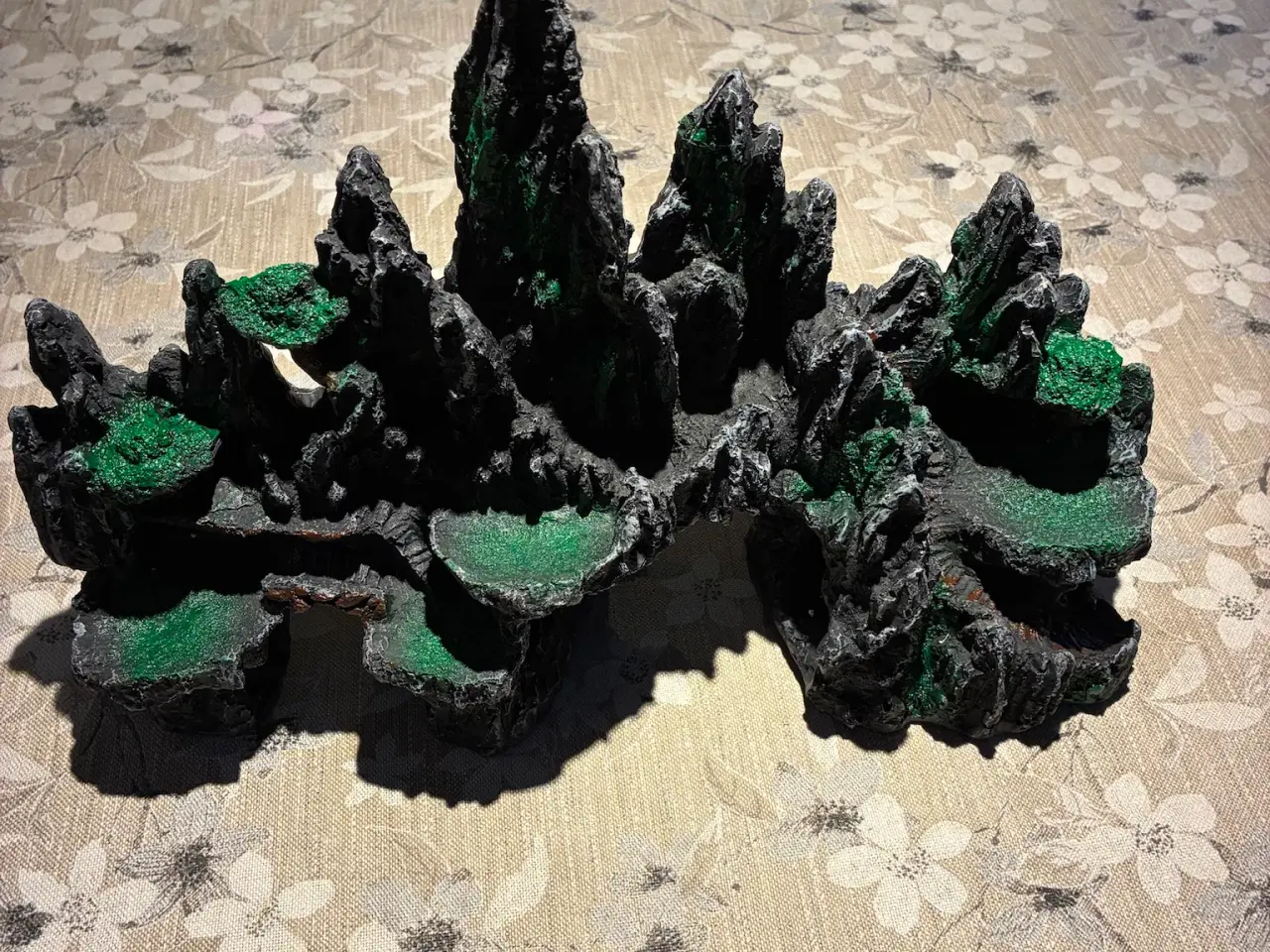 Billede 1 - Bjerglandskab – dekorativ akvariepynt med huler