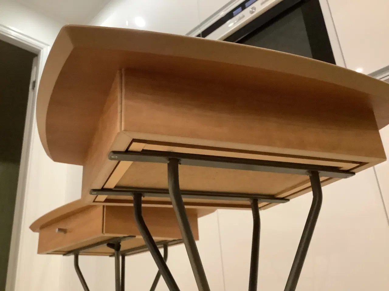 Billede 10 - Sengebord i kirsebærtræ 