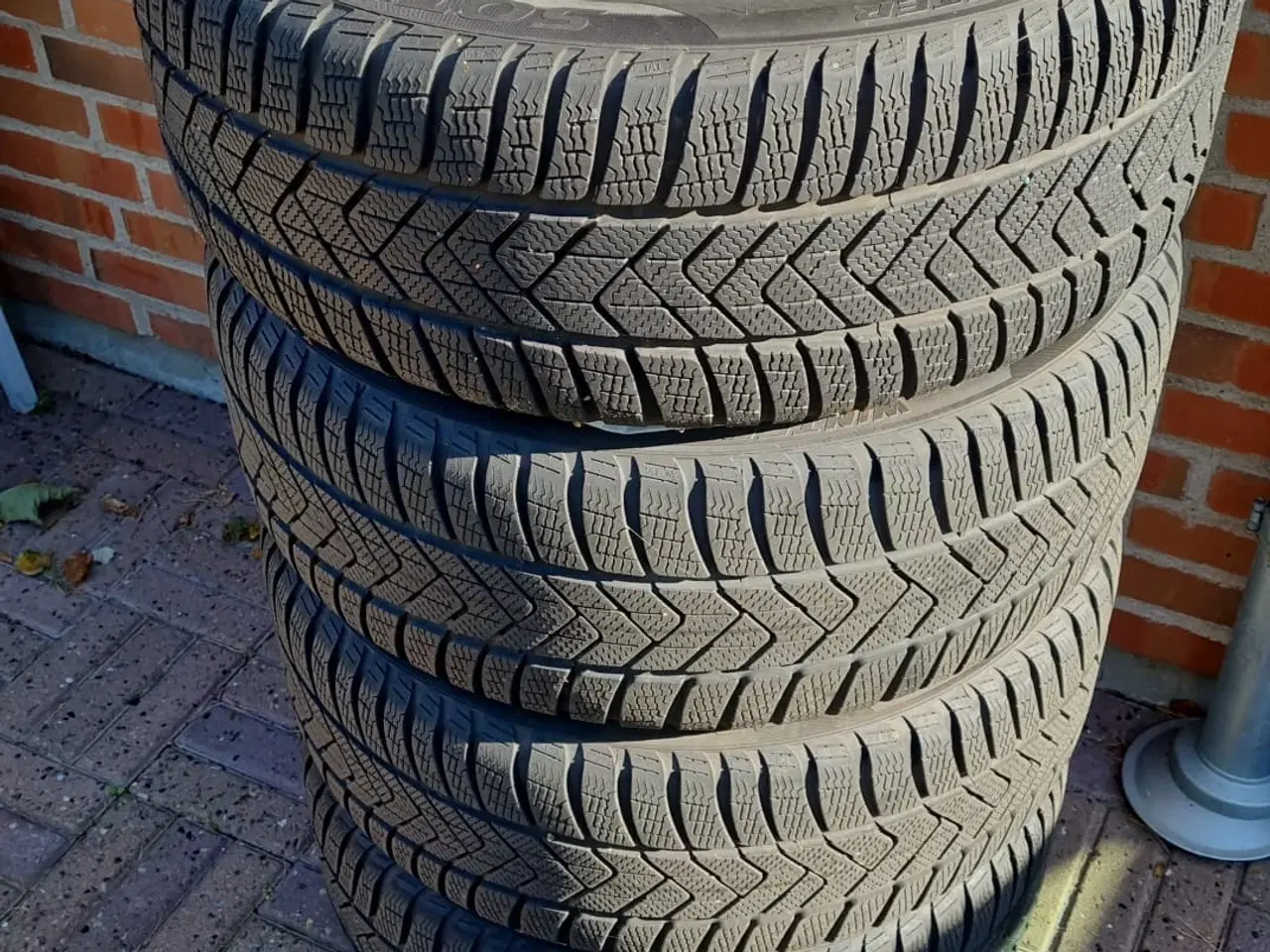 Billede 2 - Tesla 3 vinterhjul 19" originale Pirelli