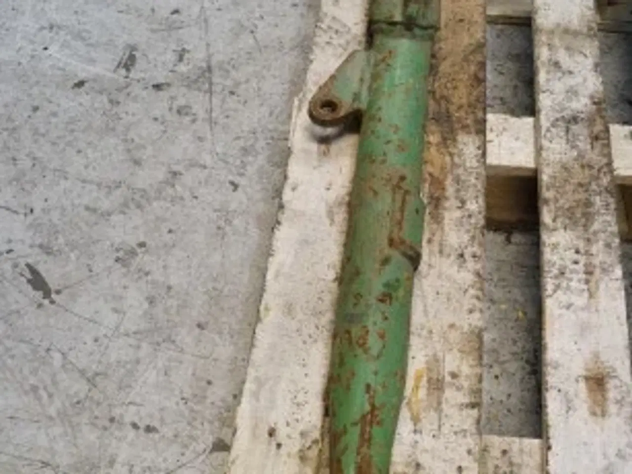 Billede 9 - John Deere 4040 R.H. liftarm AR80666