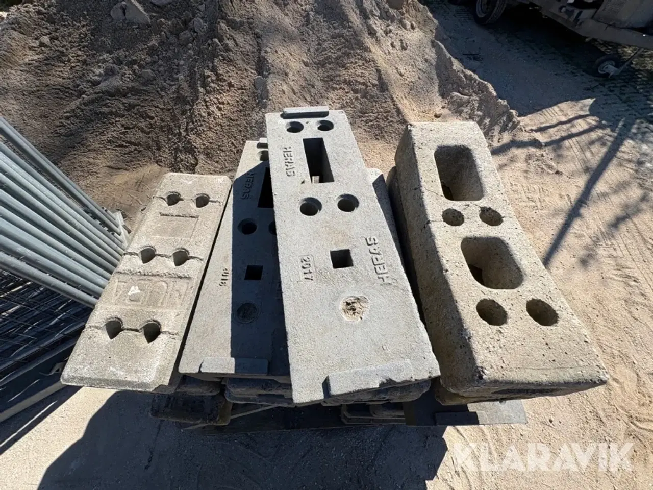 Billede 12 - Byggepladshegn 18 styk og fødder 30 styk