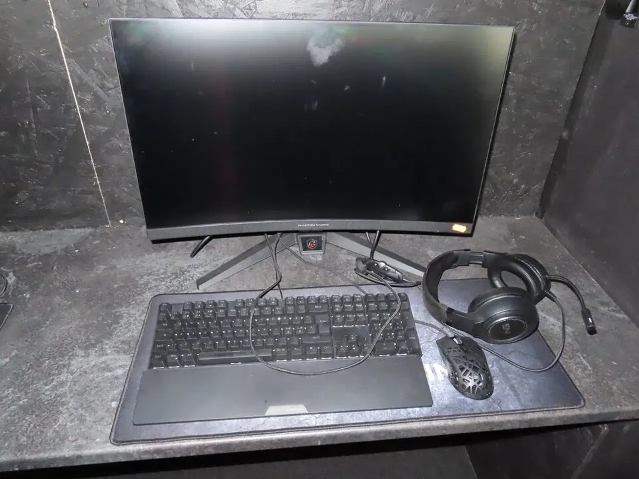 Billede 1 - 27" curved gaming monitor, ASROCK PHANTOM GAMING pg27f15rs1a