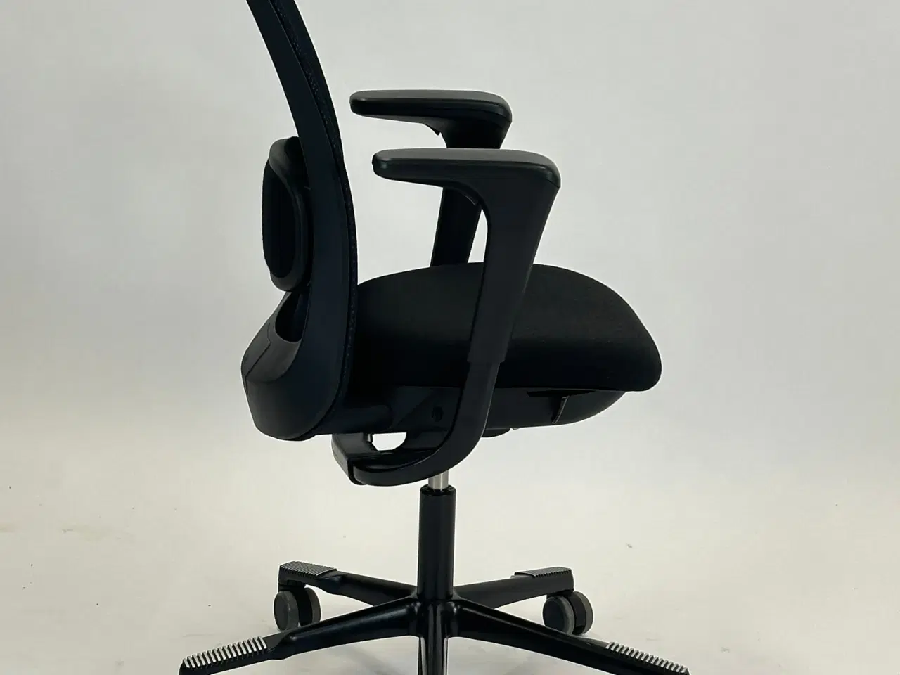 Billede 6 - HÅG Sofi 7500 Kontorstol - 150mm - (Sort m. armlæn)