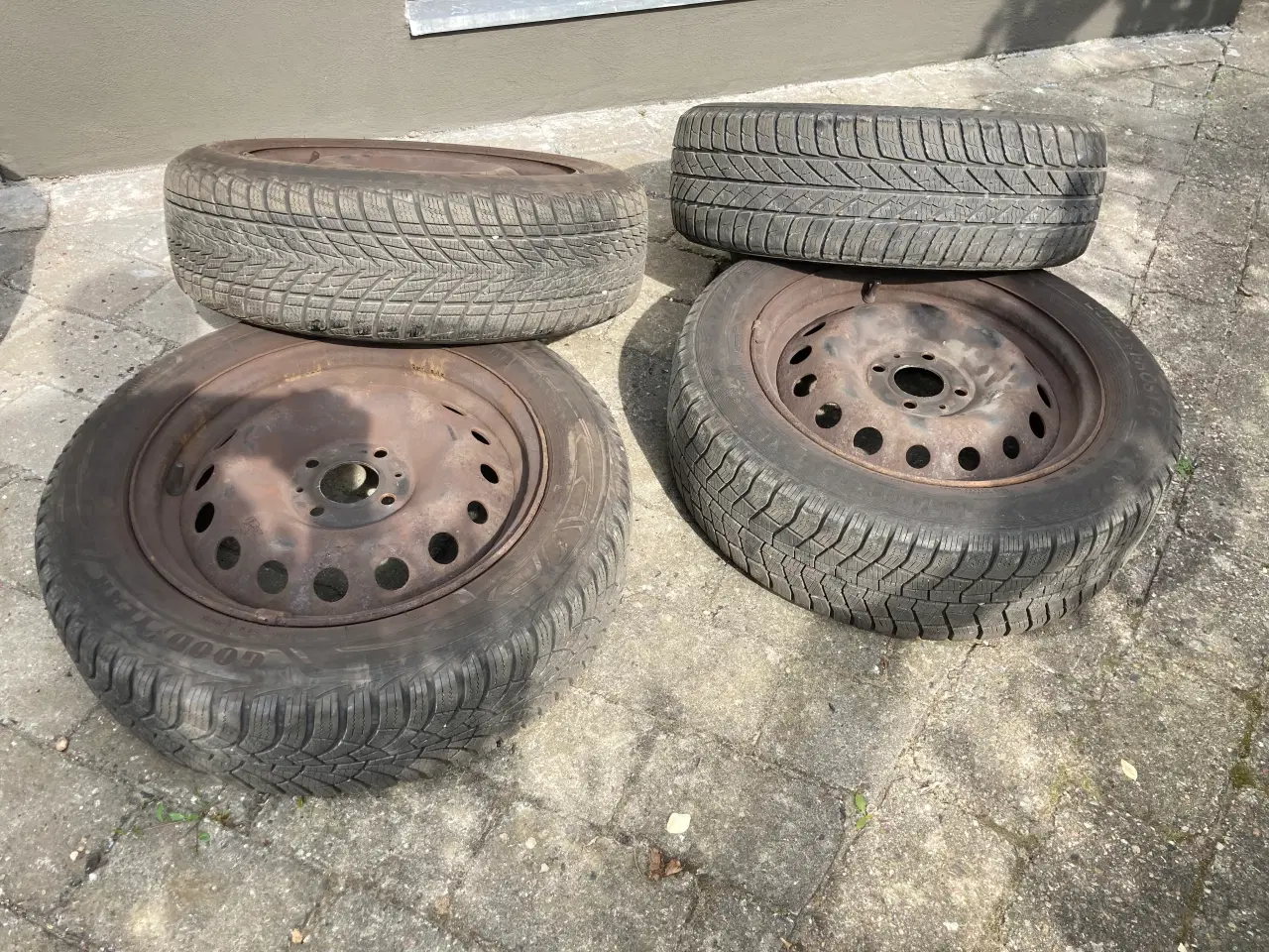 Billede 2 - Vinterdæk Renault Clio, 2 Goodyear 2 Euro Frost