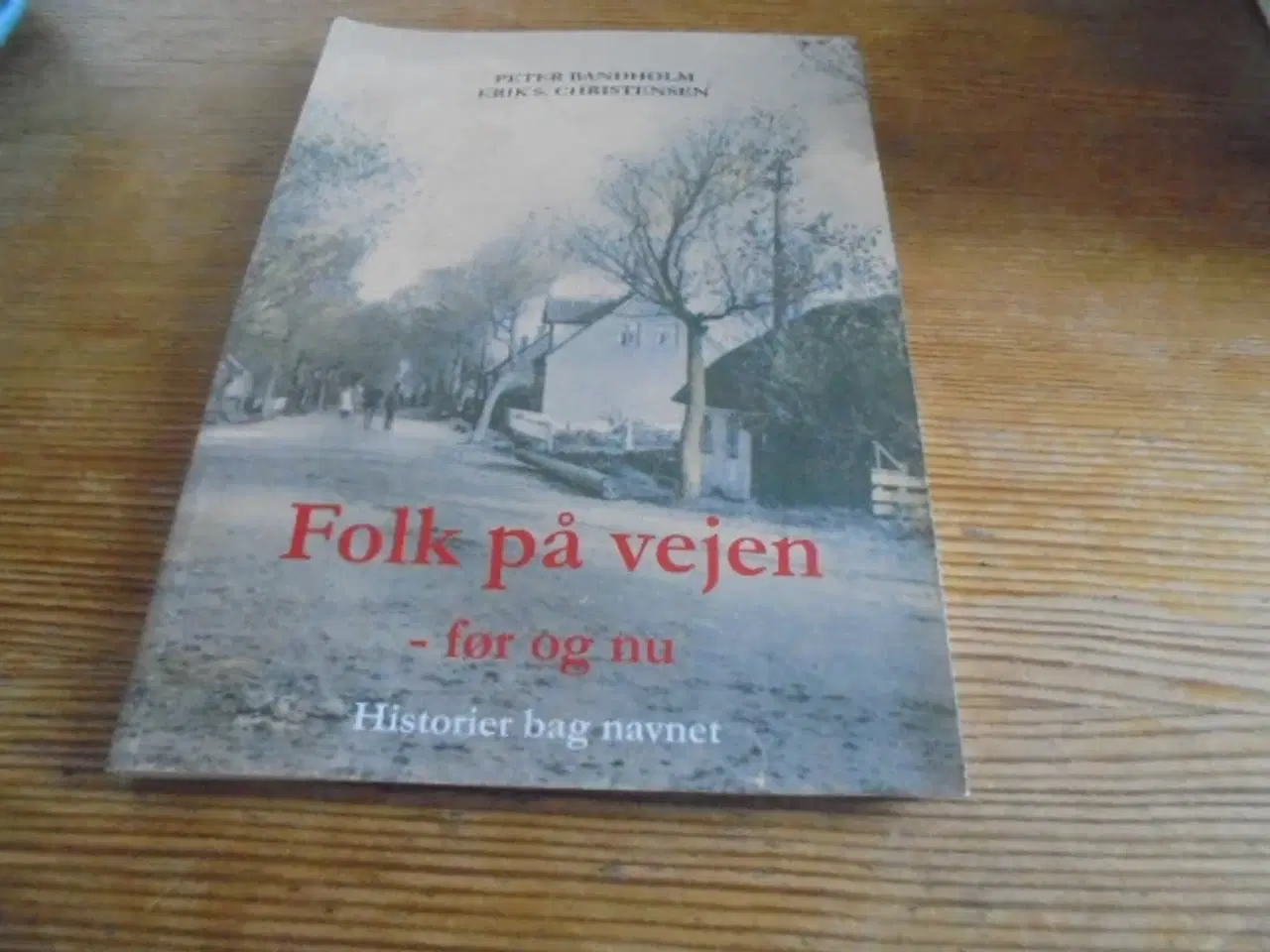 Billede 1 - Folk på vejen – før og nu  (Frederikshavn)