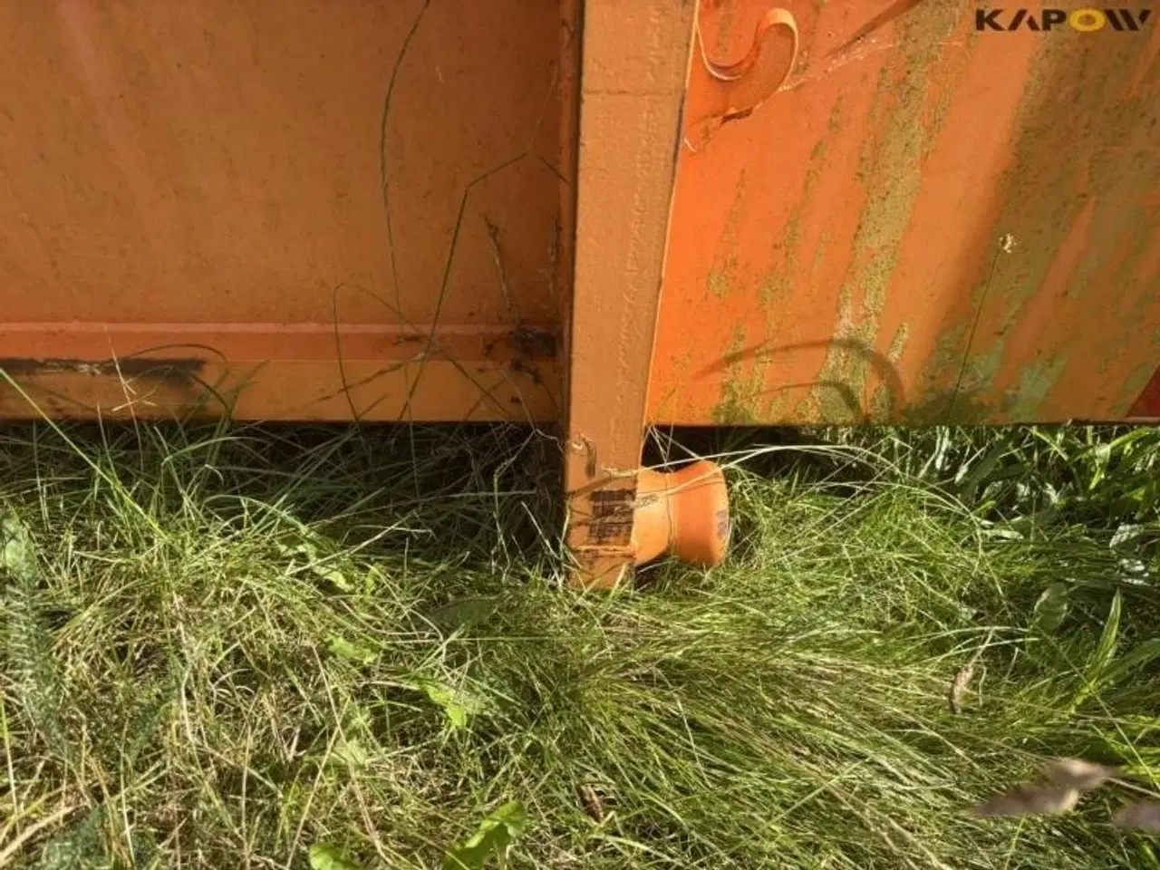 Billede 10 - - - - Container med bagsmæk og indhold