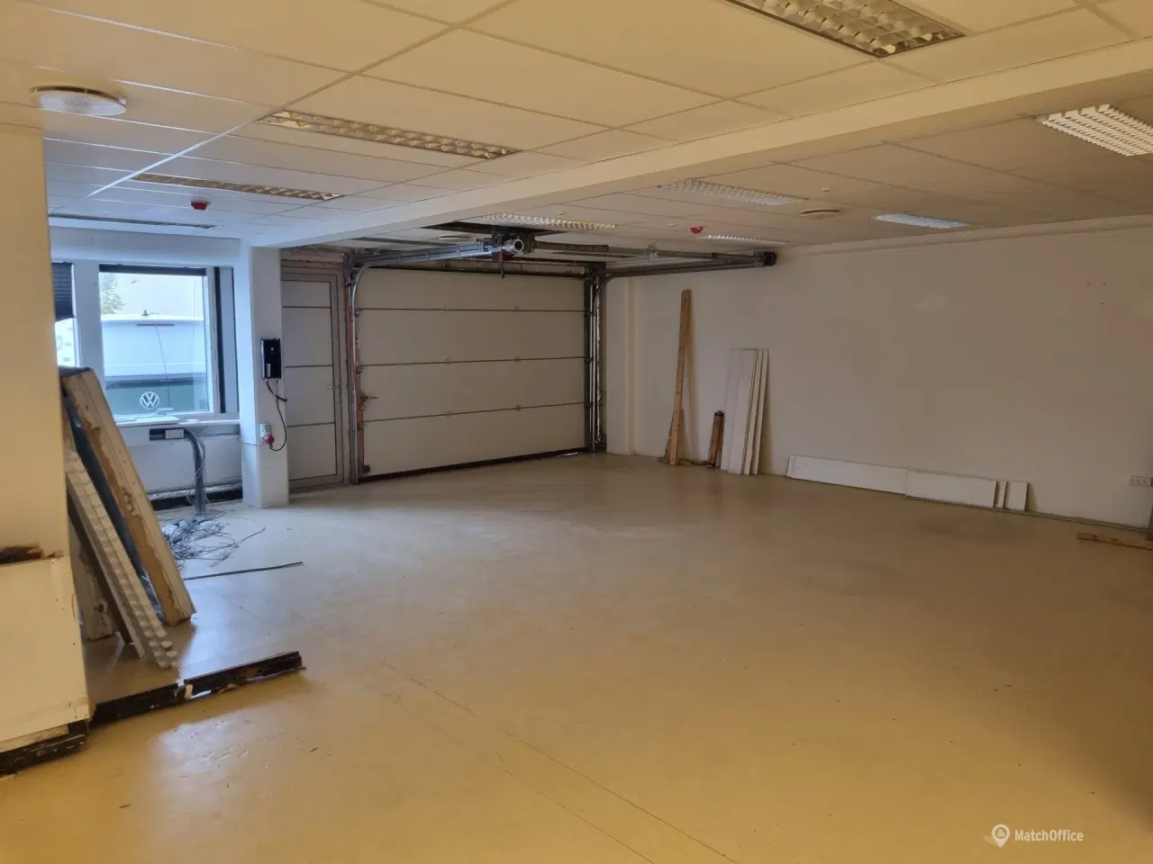 Billede 4 - Lager/værksted i stueplan med porte