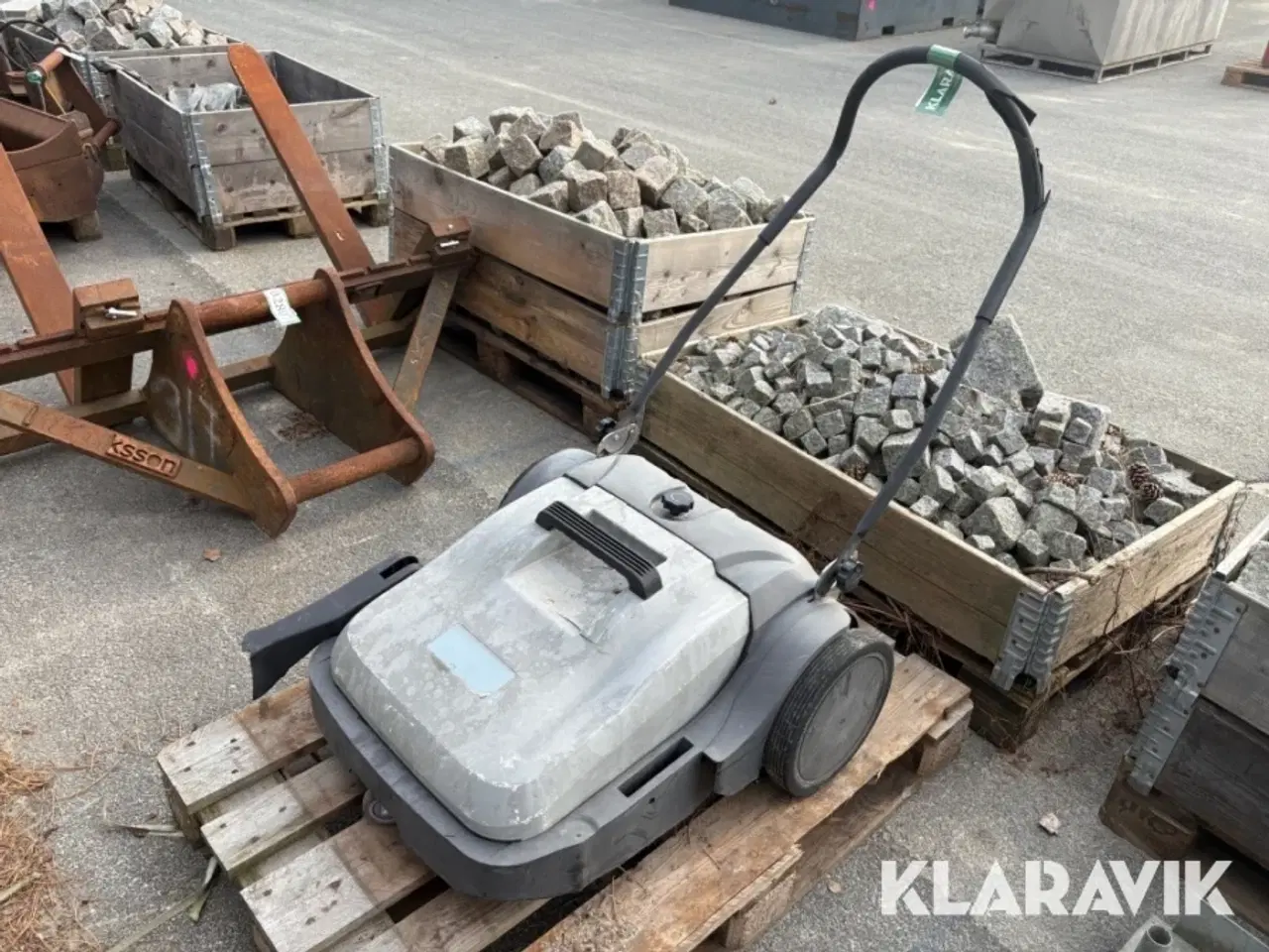 Billede 1 - Manuel fejemaskine