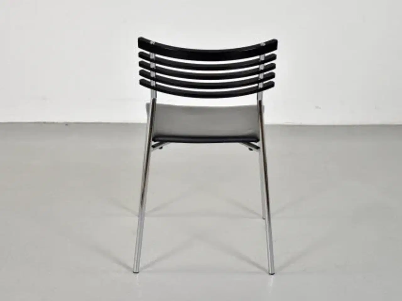 Billede 3 - Randers radius konferencestol med sort ryg og sort læder polster