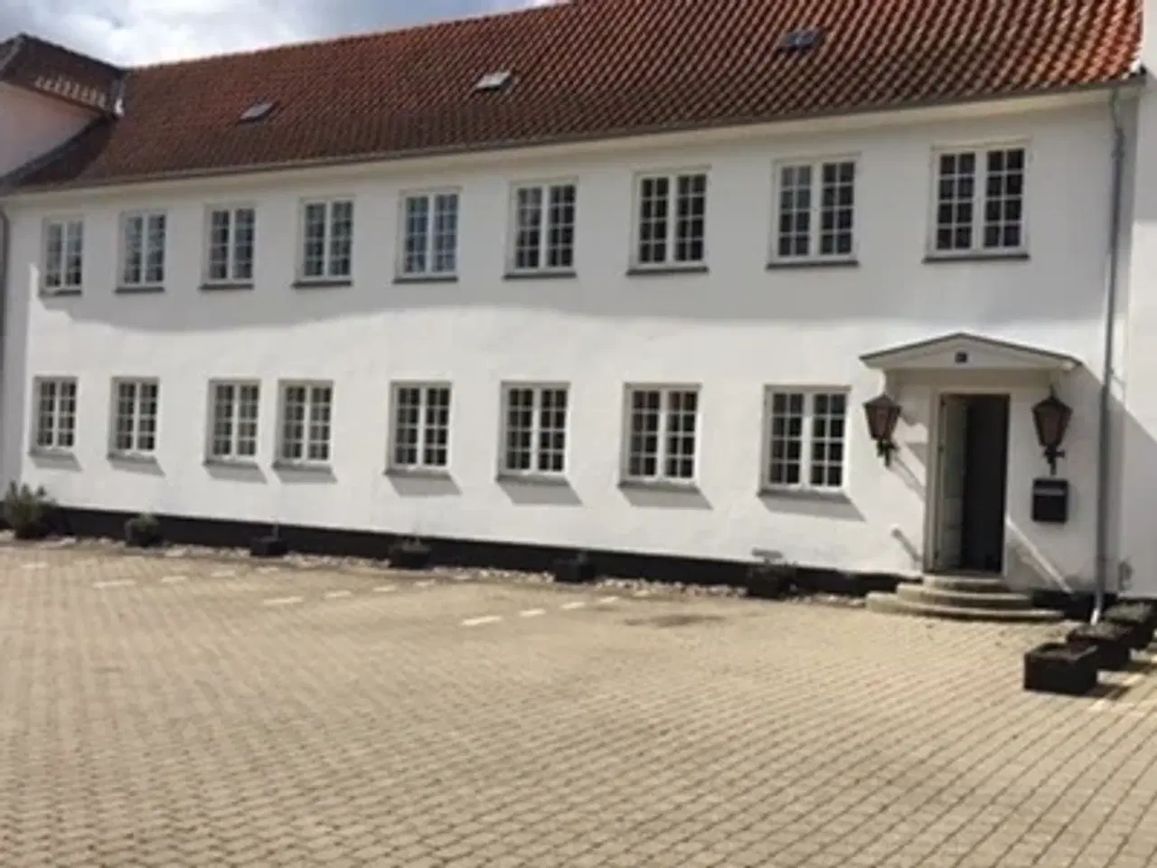 Billede 1 - Kontor i herskabelige omgivelser