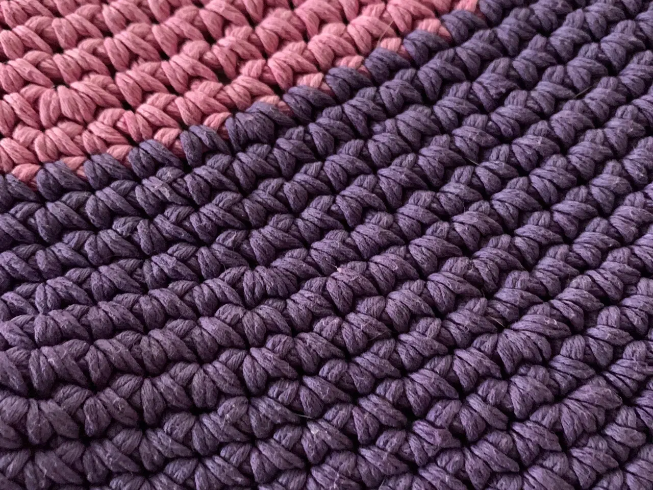 Billede 4 - Hæklet tæppe fra Sebra 