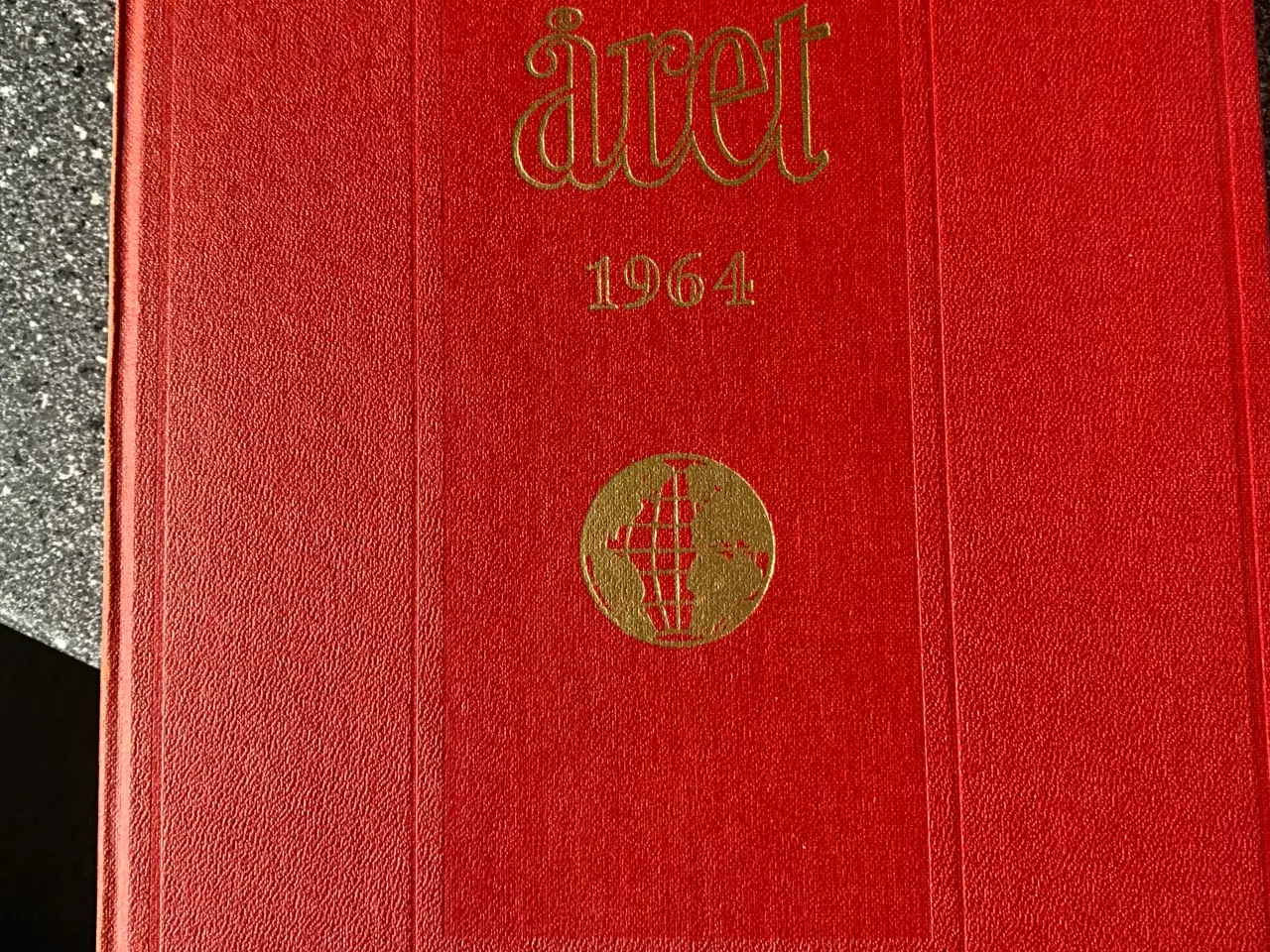 Billede 1 - Bog: årets største begivenheder i billeder 1964