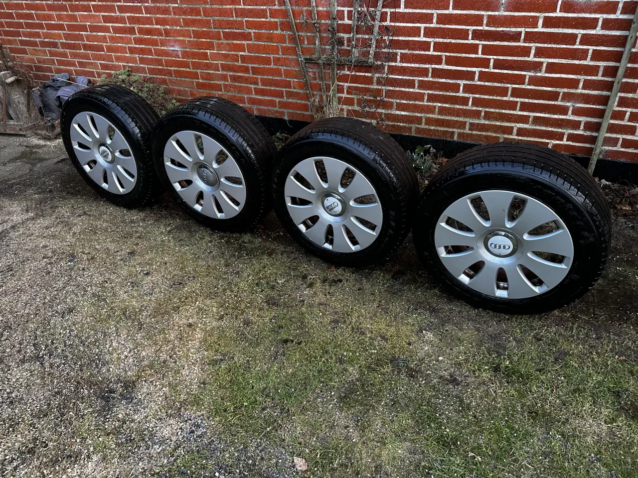 Billede 1 - Audi a4 fælge med sommerdæk