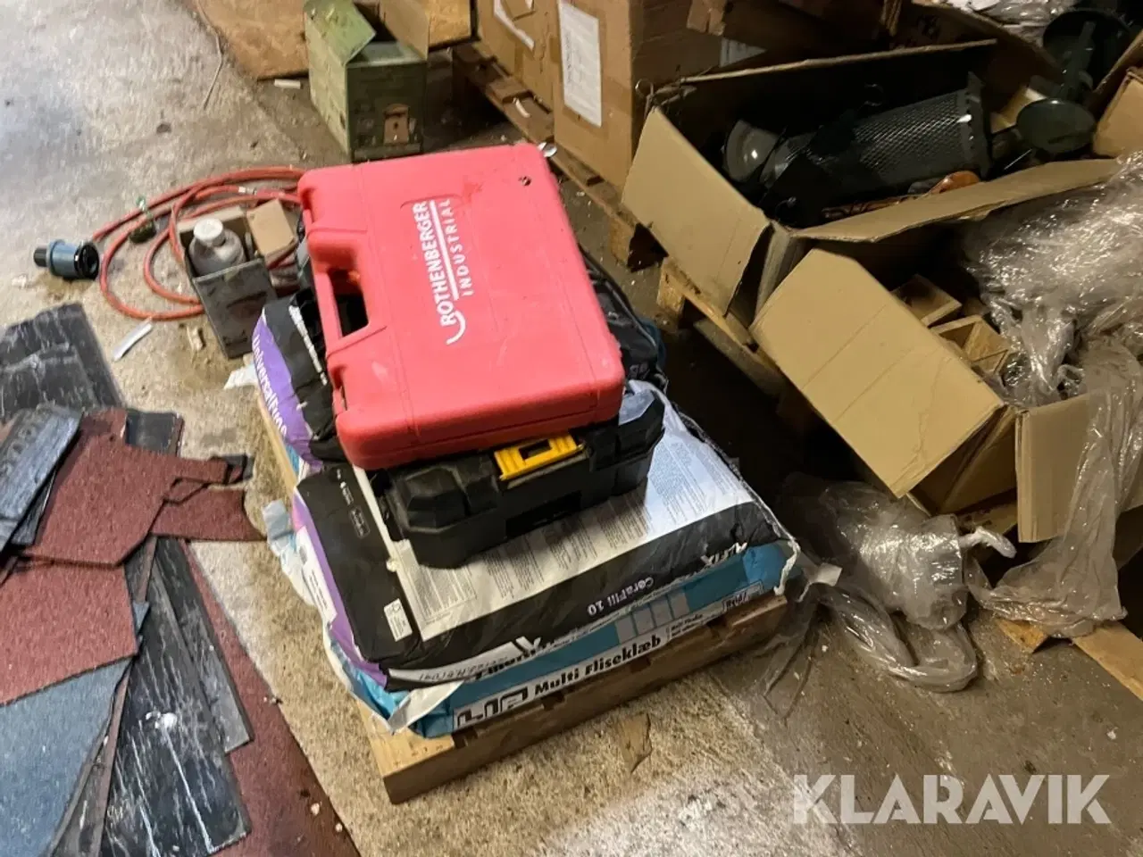 Billede 3 - Reol system med blandet tilbehør.