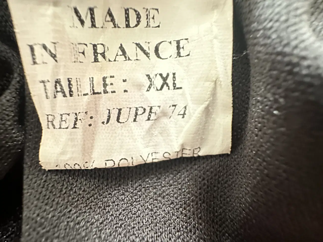 Billede 9 - Sort elegant nederdel med fine detaljer str. xxl