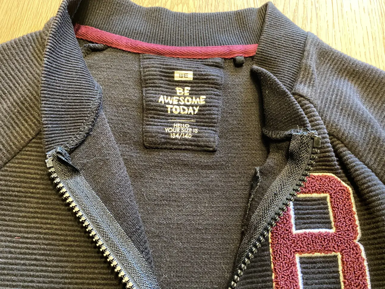 Billede 3 - Rigtig fin trøje med lynlås str. 134/140