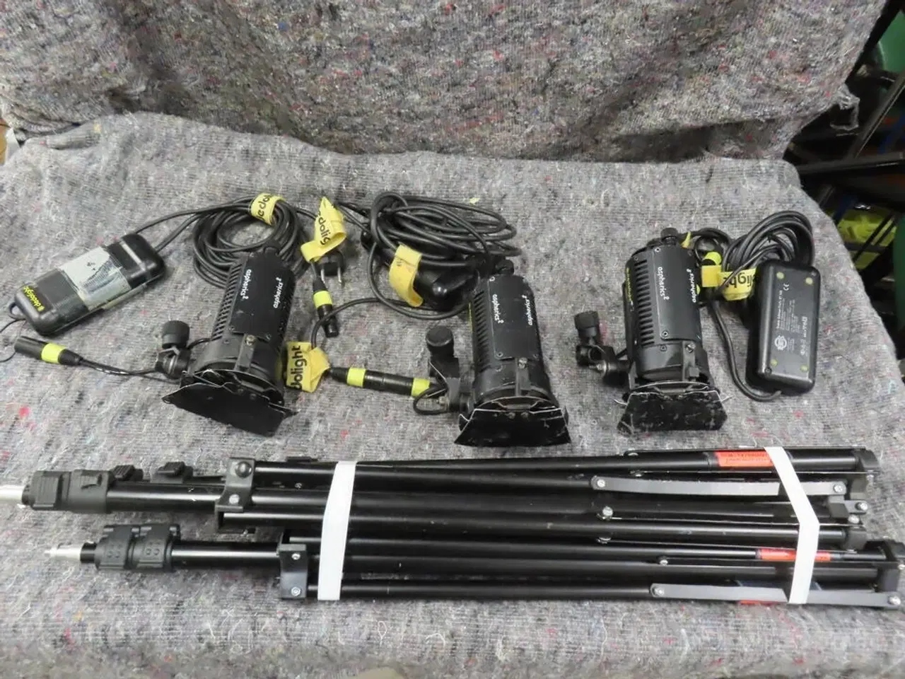 Billede 1 - 3 stk Dedo light 100 W/12 Volt DLH4  og trafo 230 v til 12 volt (MOMSFRI)