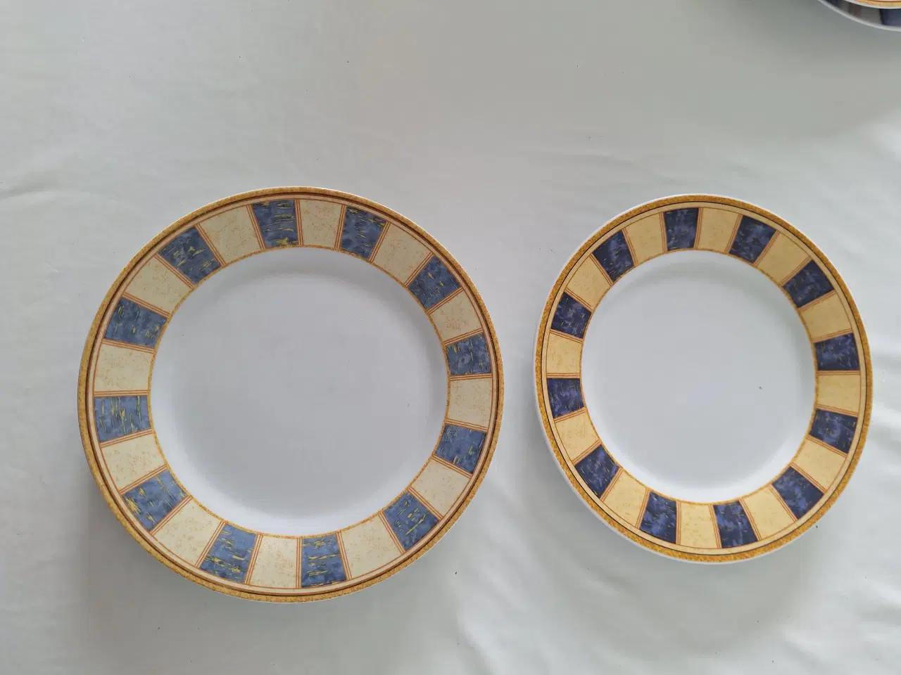 Billede 2 - Tallerkener	