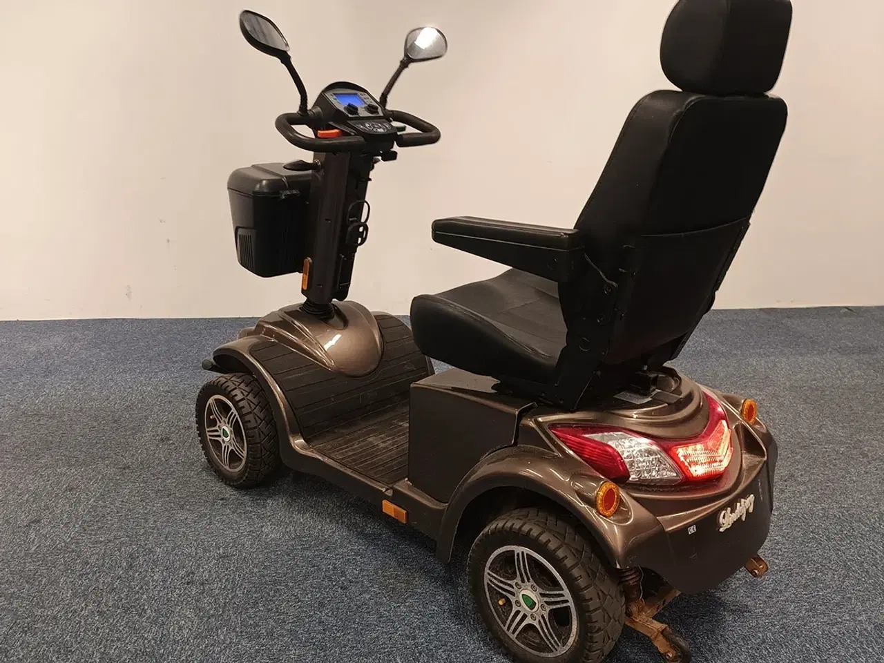 Billede 2 - LM-700 grå