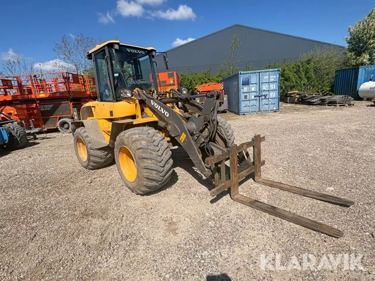 Billede 2 - Gummiged Volvo L35G med skovl og gafler