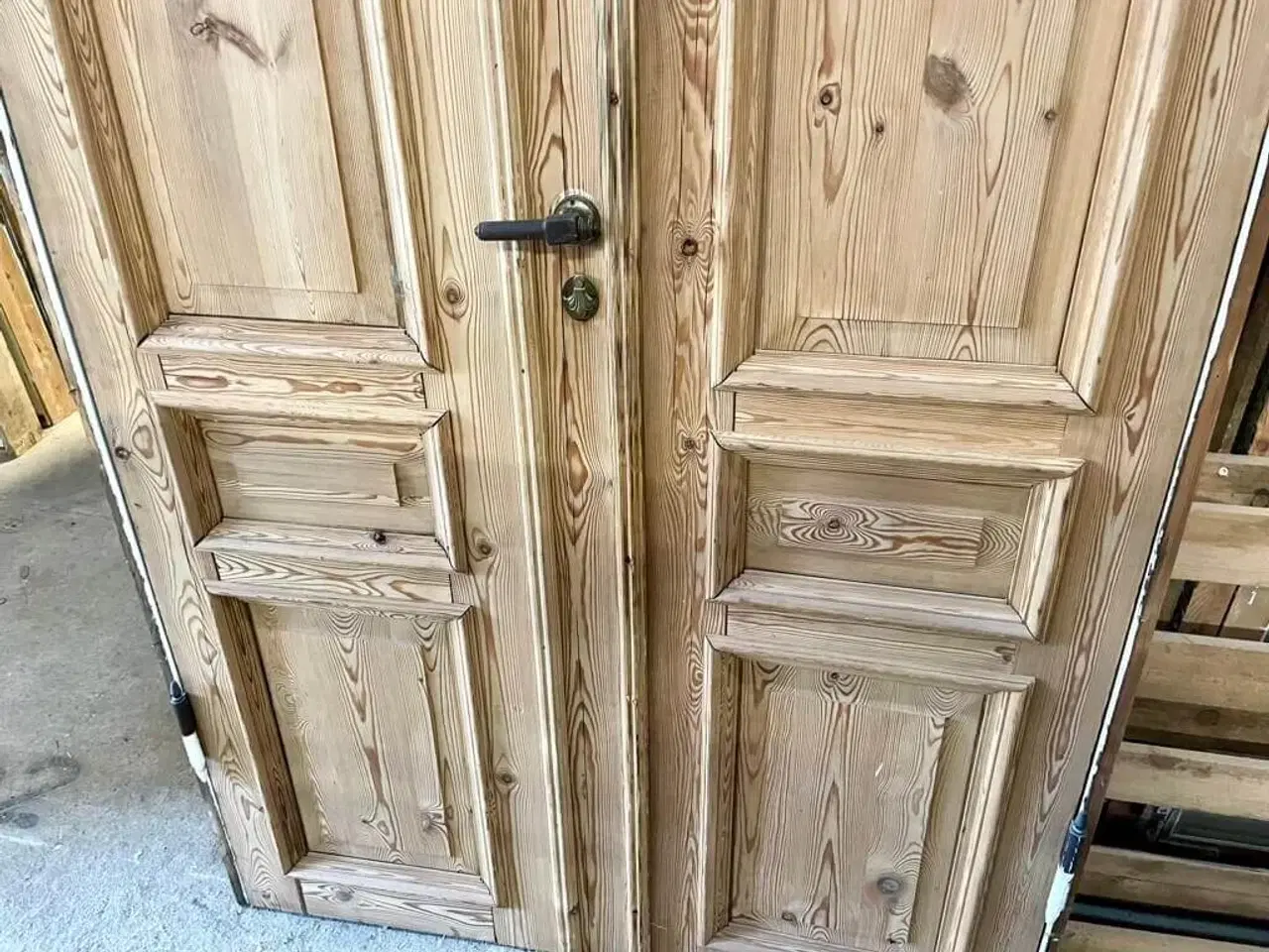 Billede 4 - Klassisk, afsyret fløjdør fra herskabslejlighed