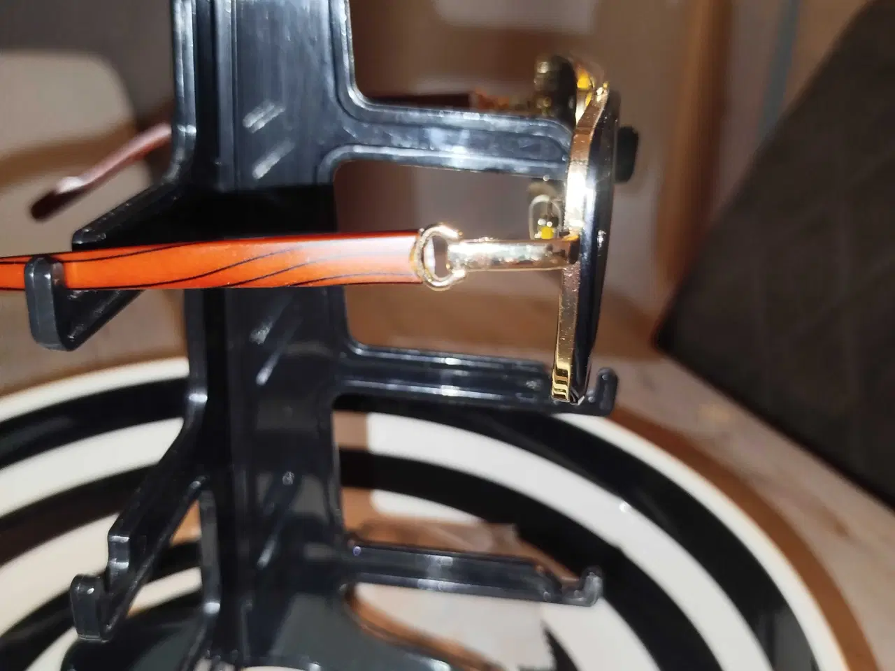 Billede 7 - Stor Herre solbrille guld og træ look