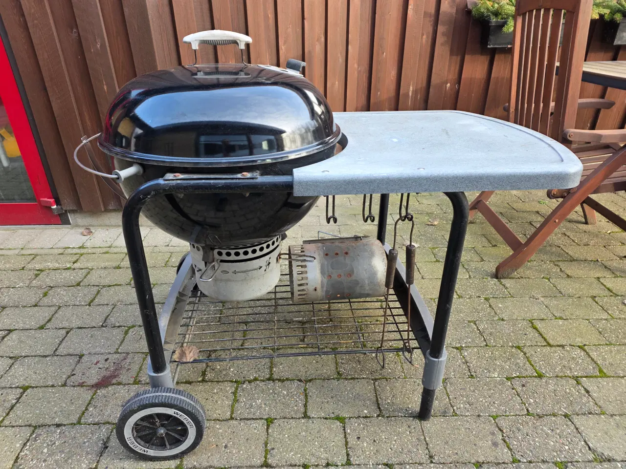 Billede 1 - Weber kulgrill 57 cm. med bord