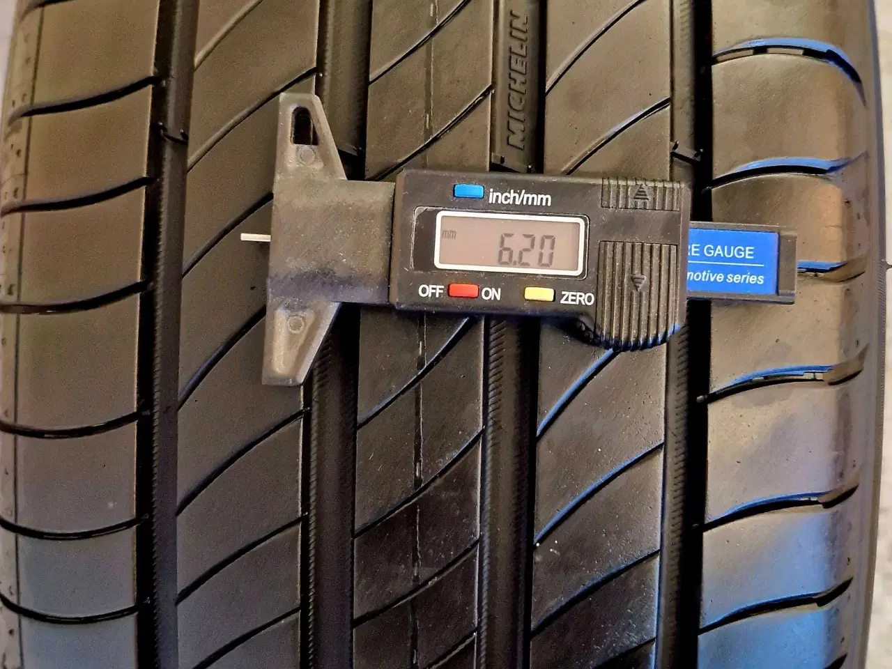 Billede 5 - VW "LONDON" ORIGINAL ALUFÆLGE MED NYE SOMMERDÆK 