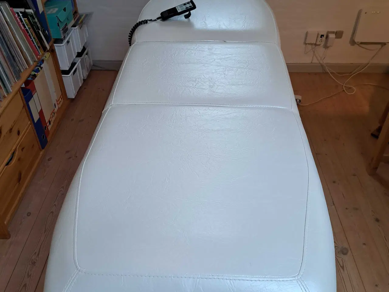 Billede 3 - "Sorisa" Kosmetologstol/Behandlerbriks