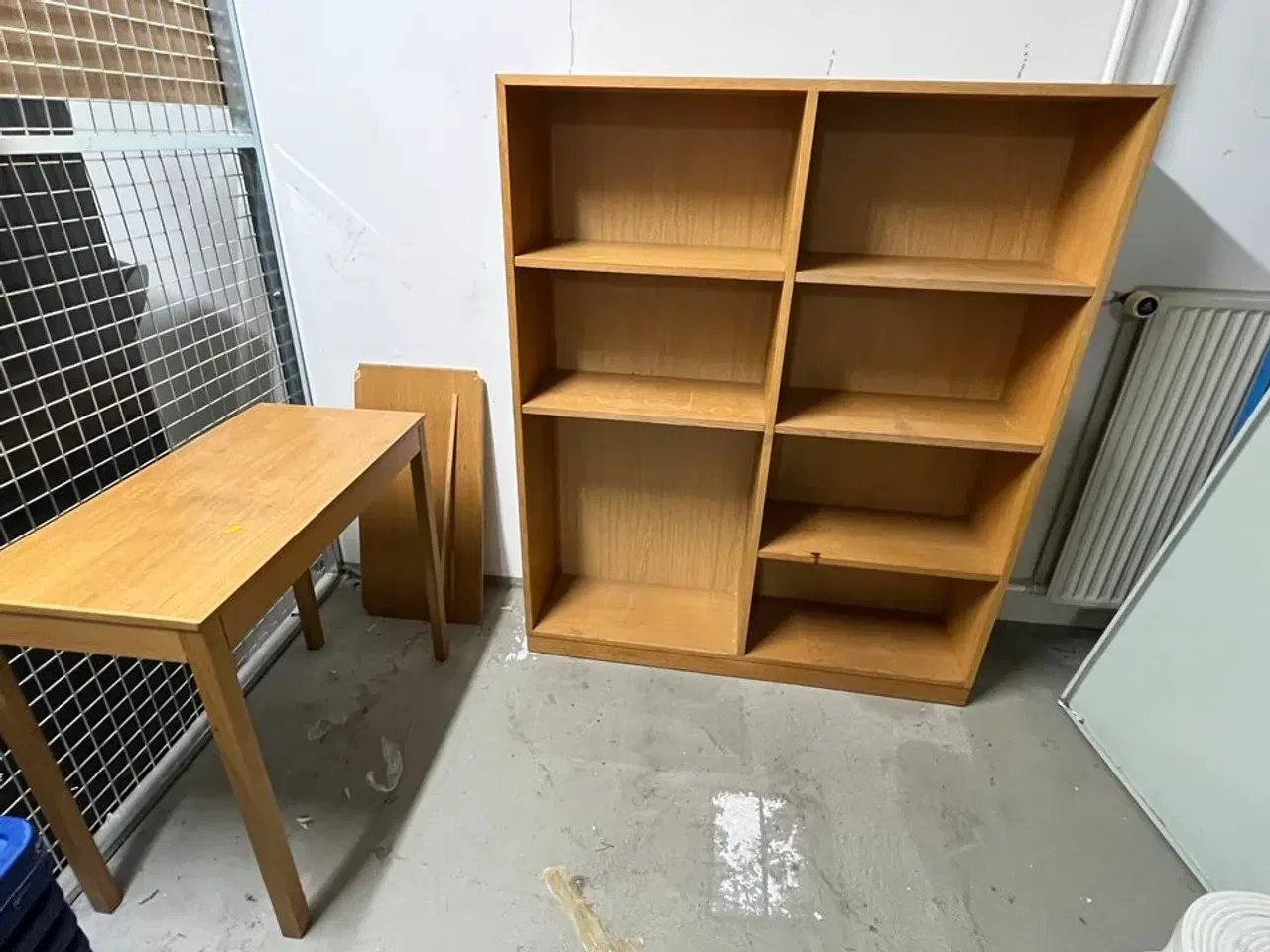 Billede 1 - Reol + Bord