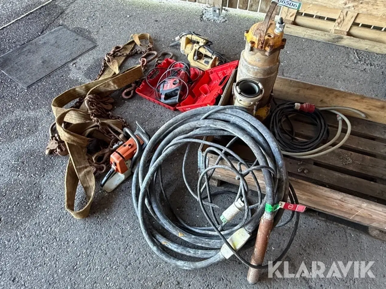 Billede 3 - Lot - borehammer, slampumpe, kædesav, stavvibratorer og kædeslæng - 1 palle
