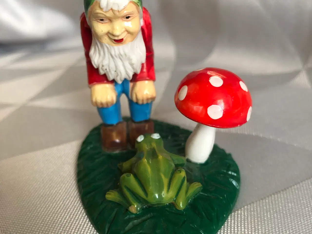 Billede 9 - Lille julemand med en frø og svamp