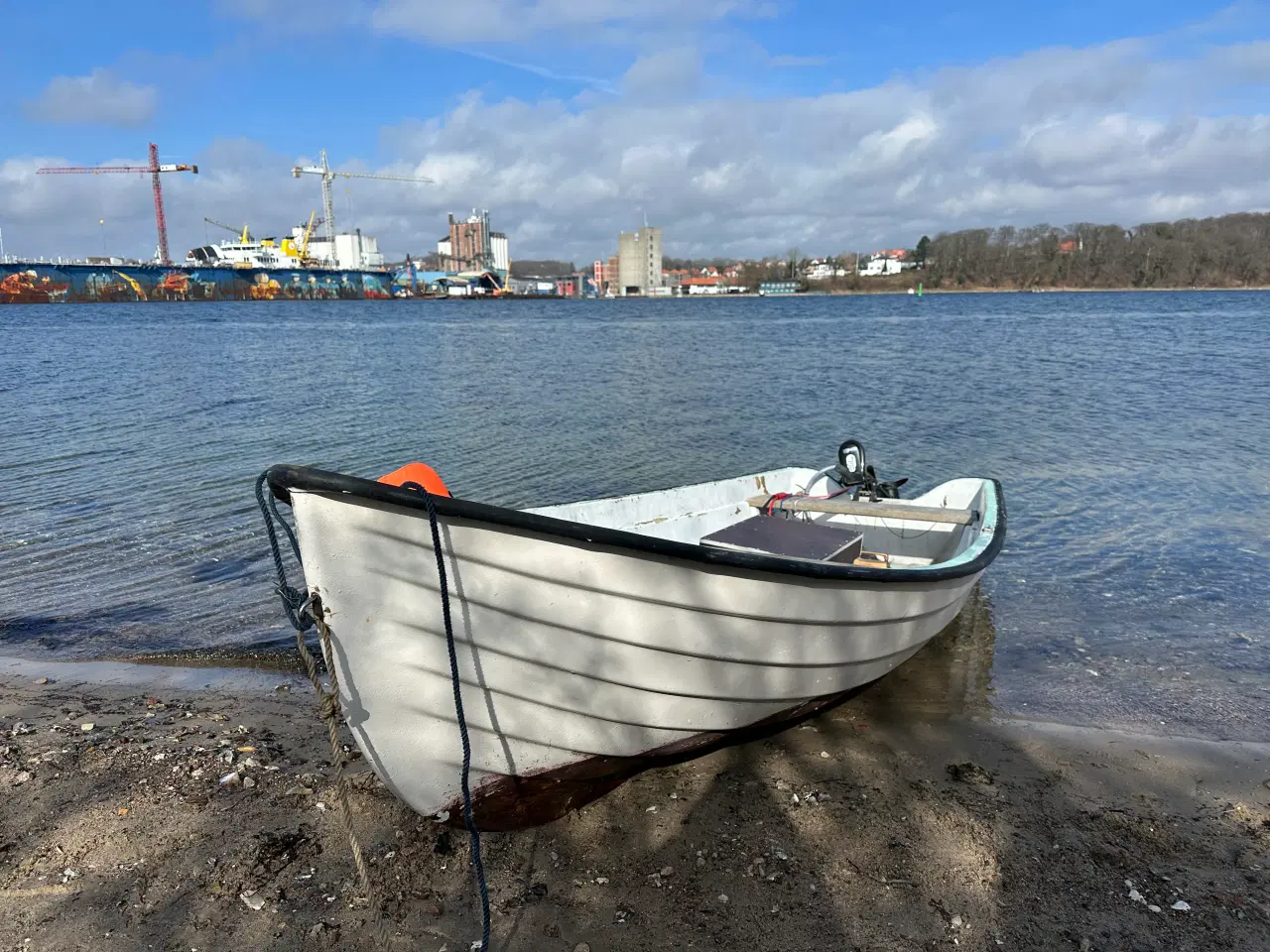 Billede 1 - Rydsjolle 14 fod m. el-påhængsmotor 24V 160 lbs