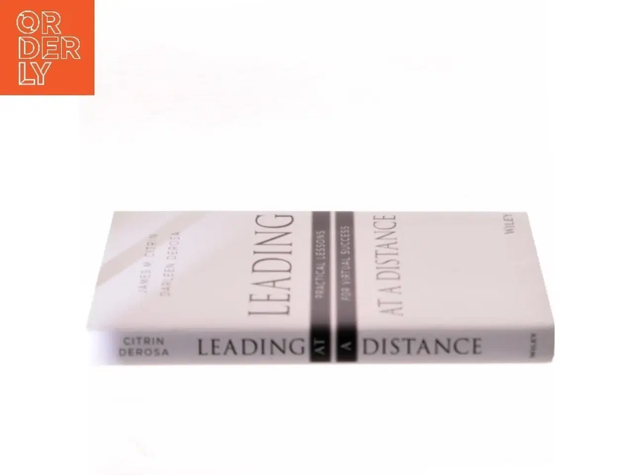 Billede 2 - Leading at a Distance (Bog)