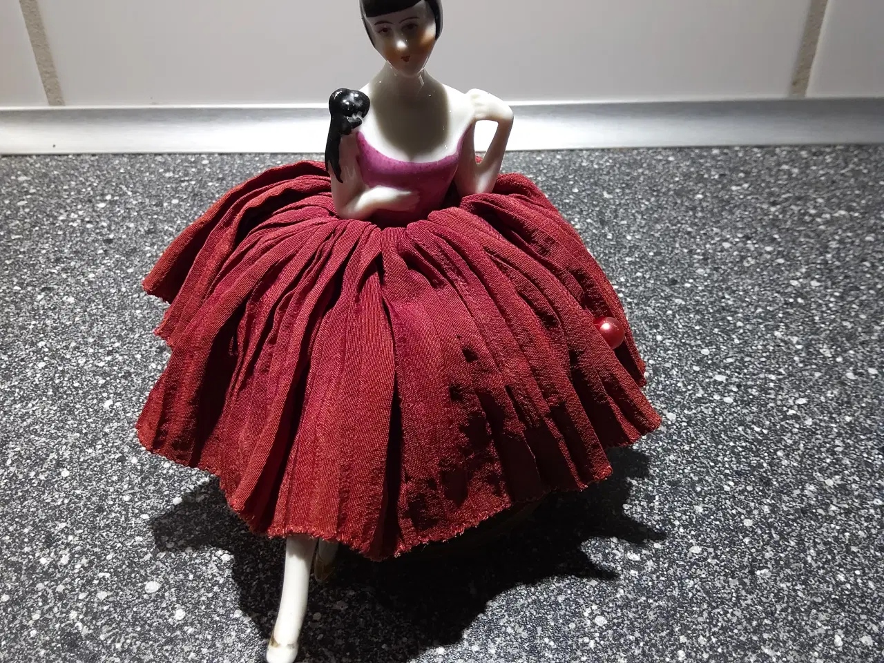 Billede 6 - Porcelænshalvdukker  høj ca 13cm.