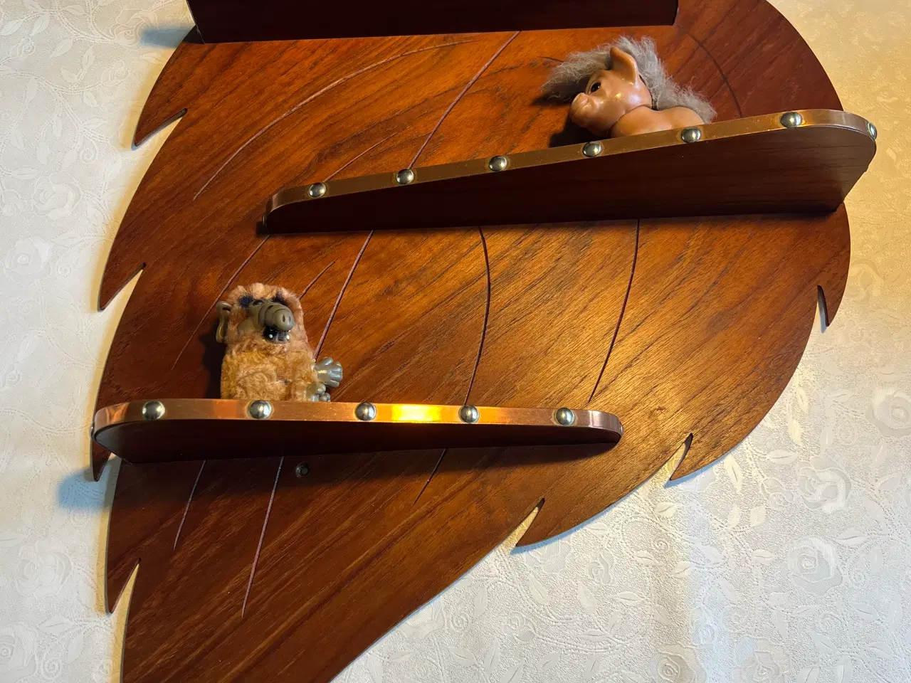 Billede 2 - Smukt retro teak blad med hylder 
