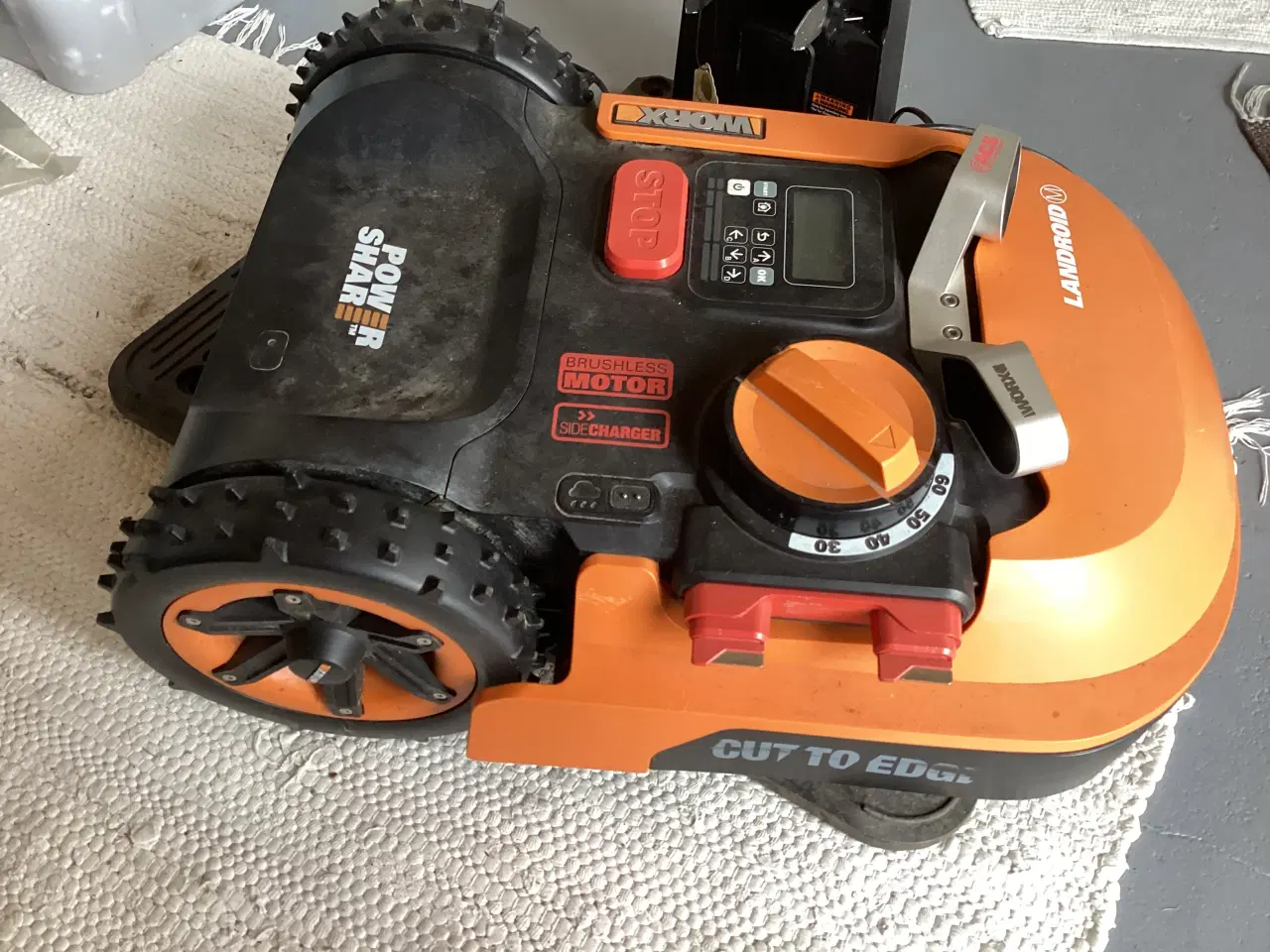 Billede 2 - Worx Robotplæneklipper 700. WR142E, Defekt