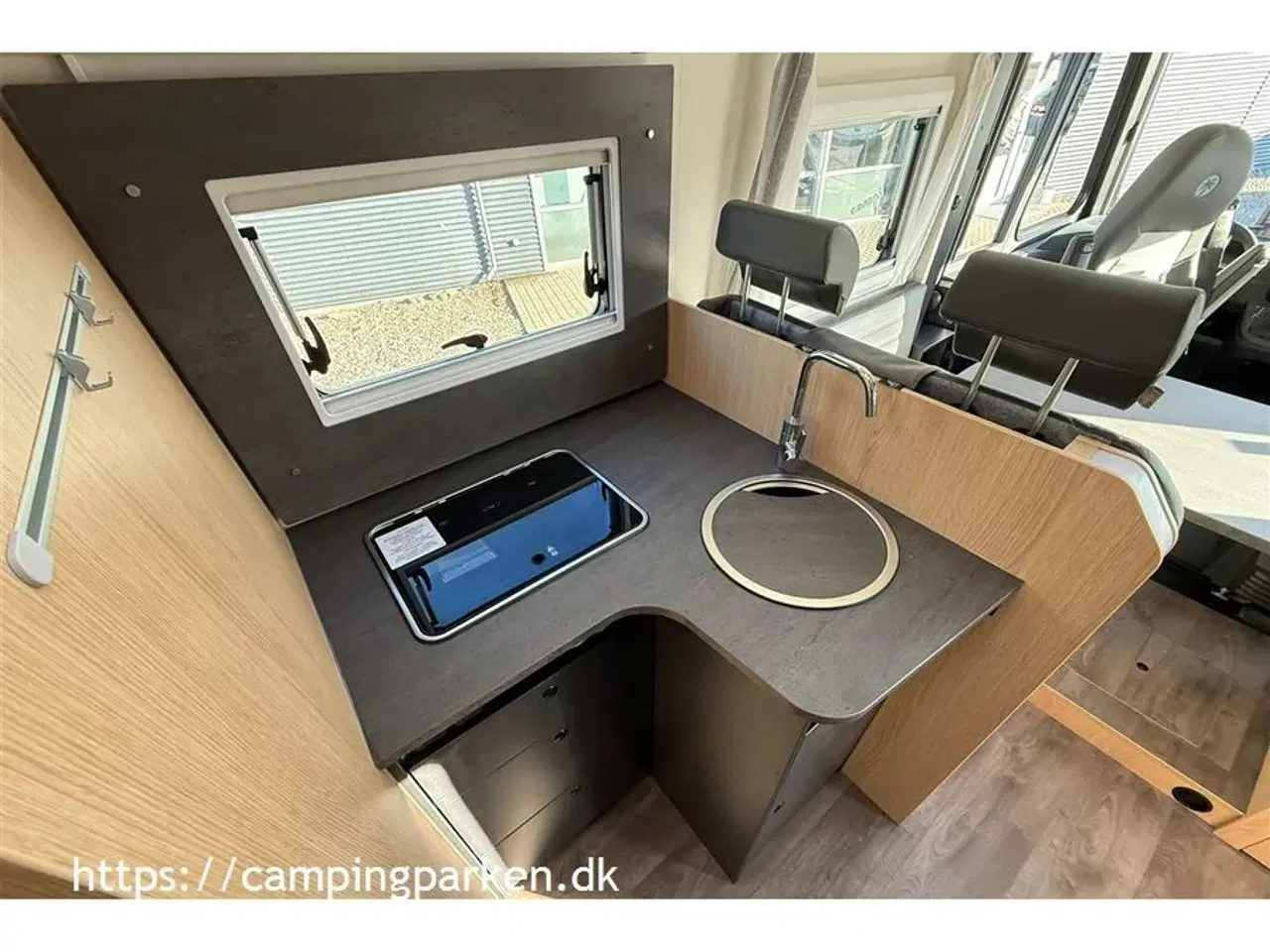 Billede 6 - 2026 - SunLight I 68 Adventure Edition   Sunlights flagskib med enkeltsenge, automatgear, 180hk og 4.400 kg. chassis