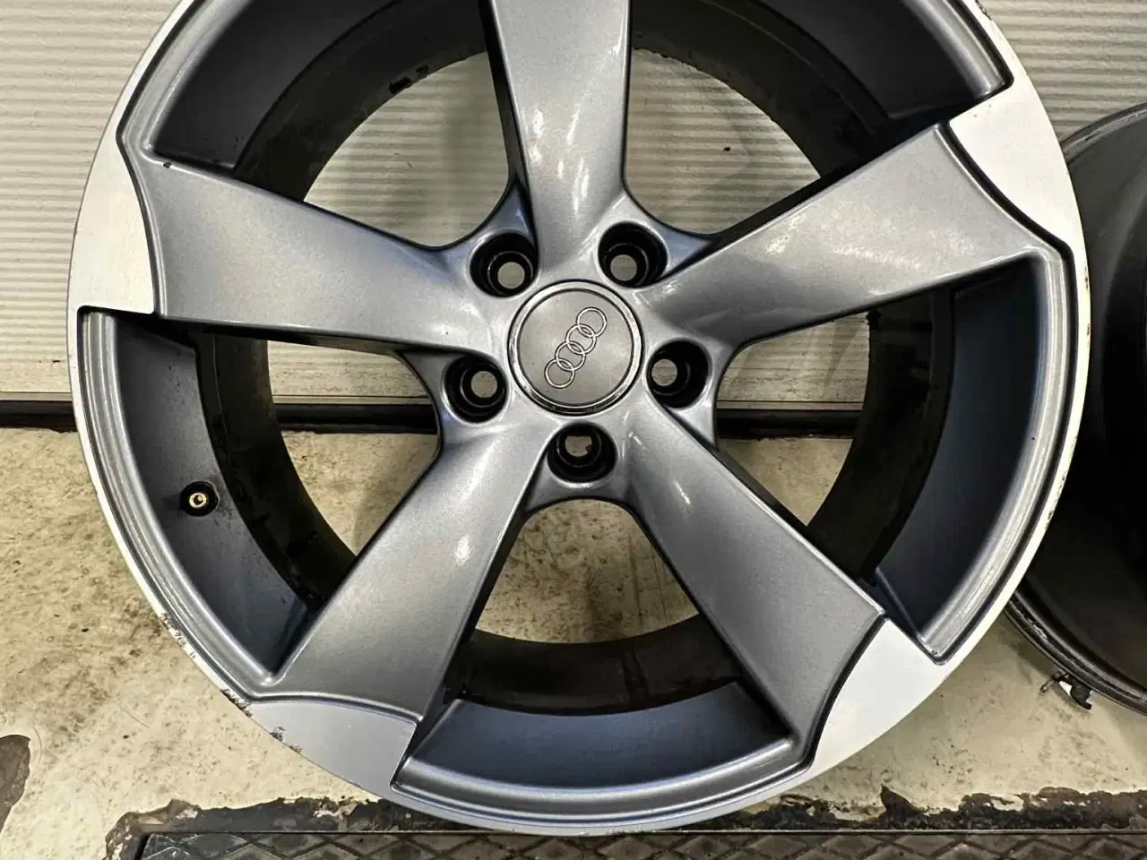 Billede 2 - 18” Alu-fælge fra Audi a5