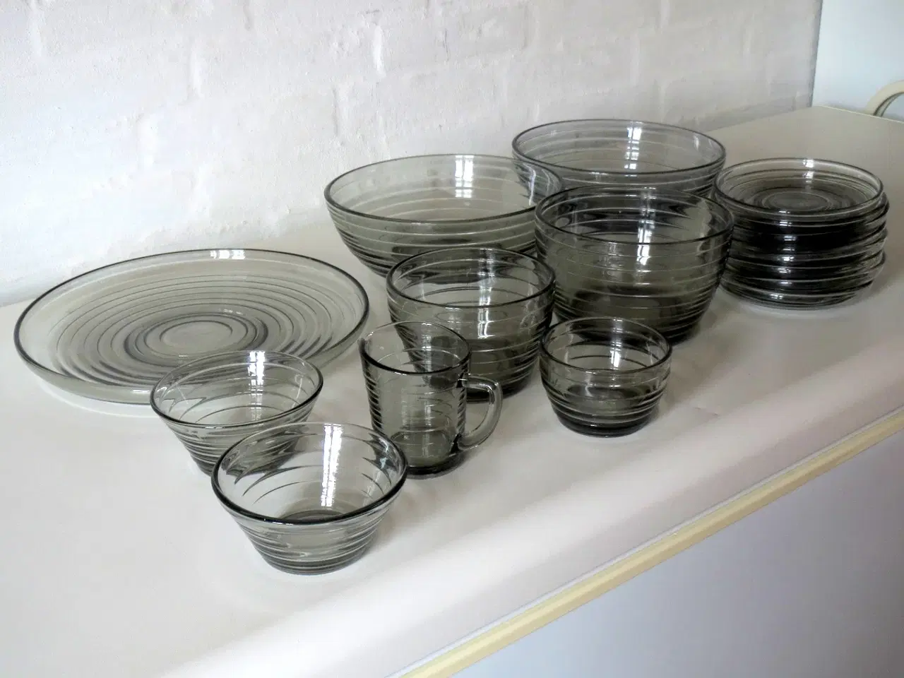 Billede 1 - Broksø skåle, fad og asietter i gråt glas